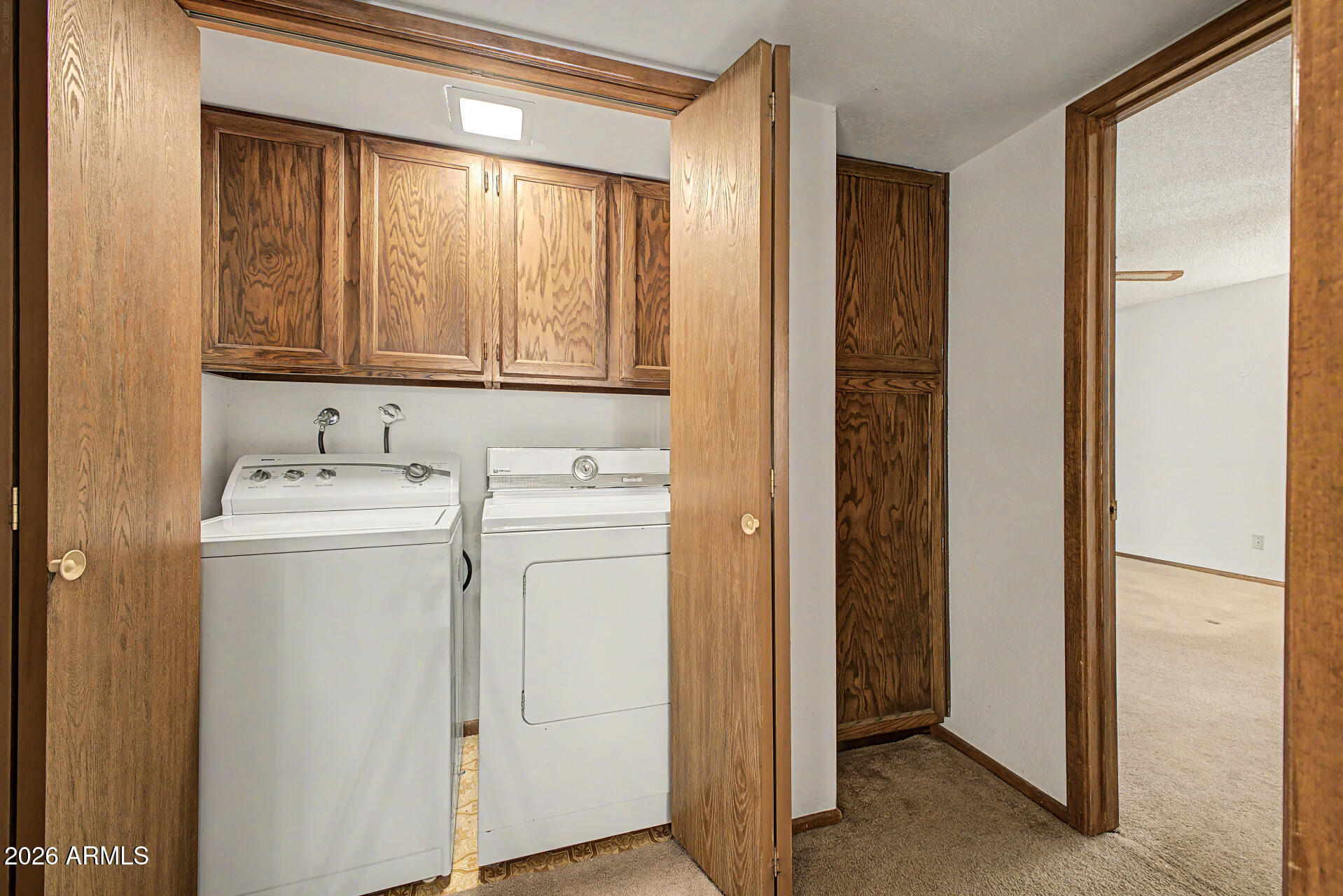 2557 E ENCANTO Street