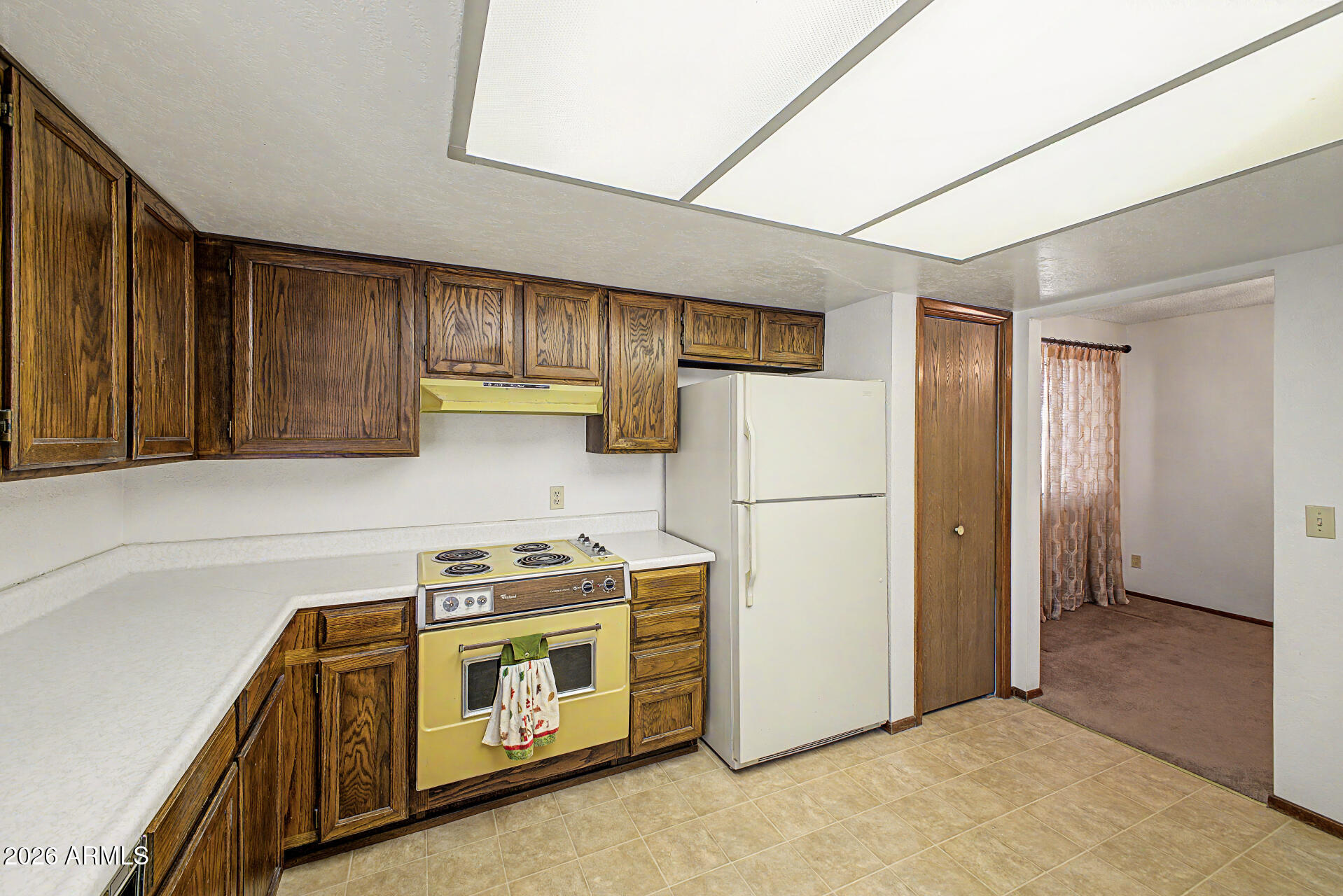 2557 E ENCANTO Street