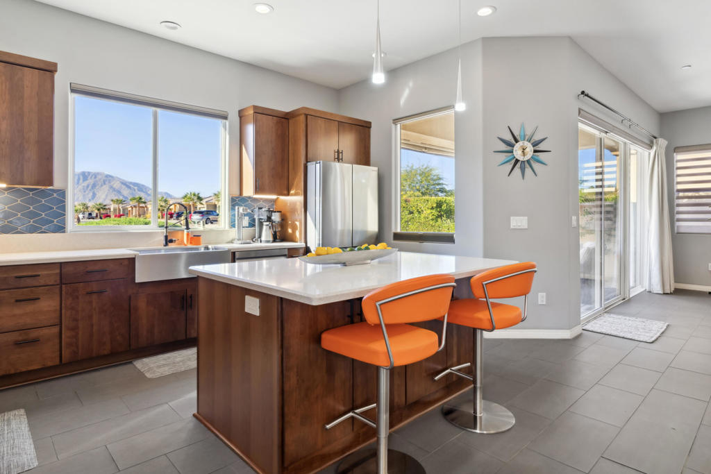 28587 W Natoma Drive