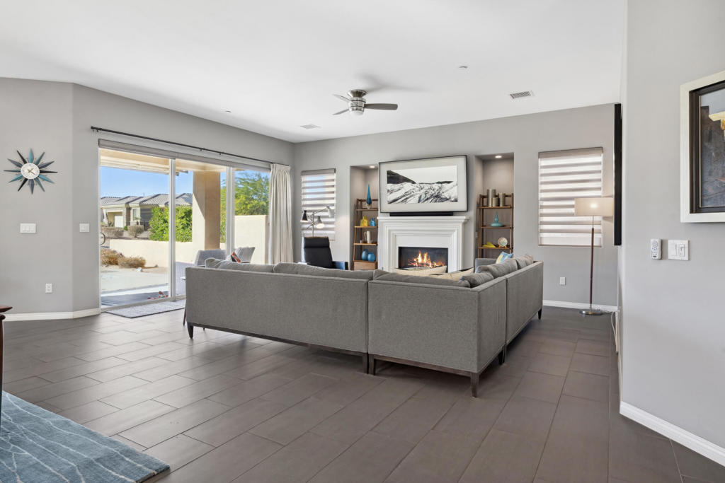28587 W Natoma Drive