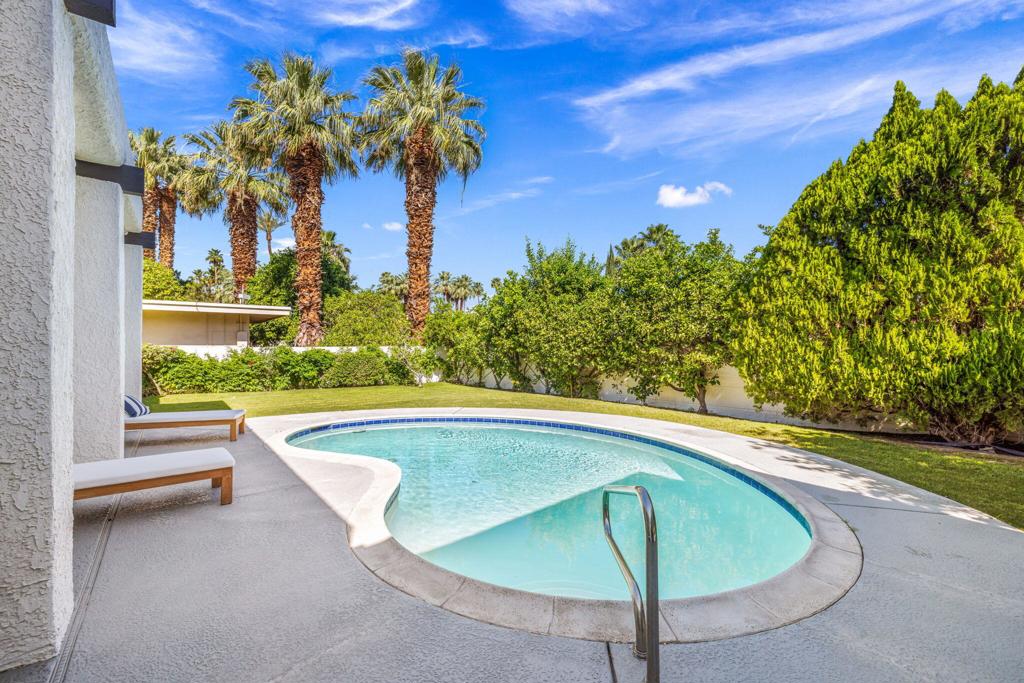 75414 Palm Shadow Drive
