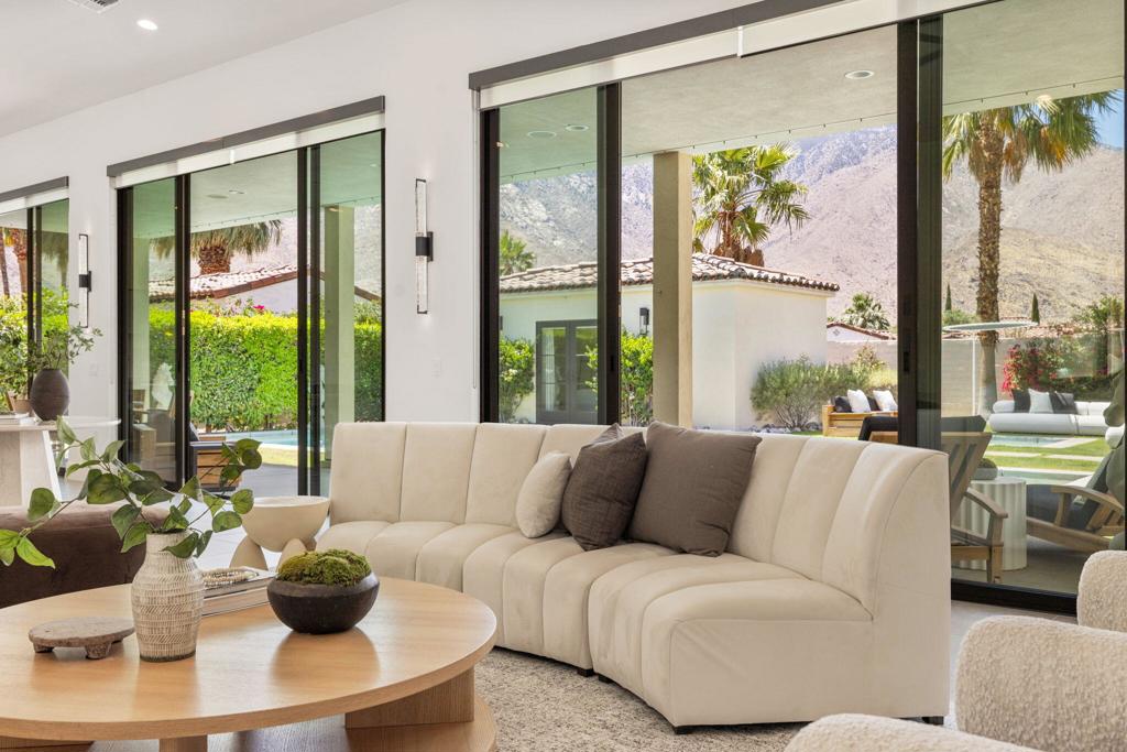 3085 Arroyo Seco