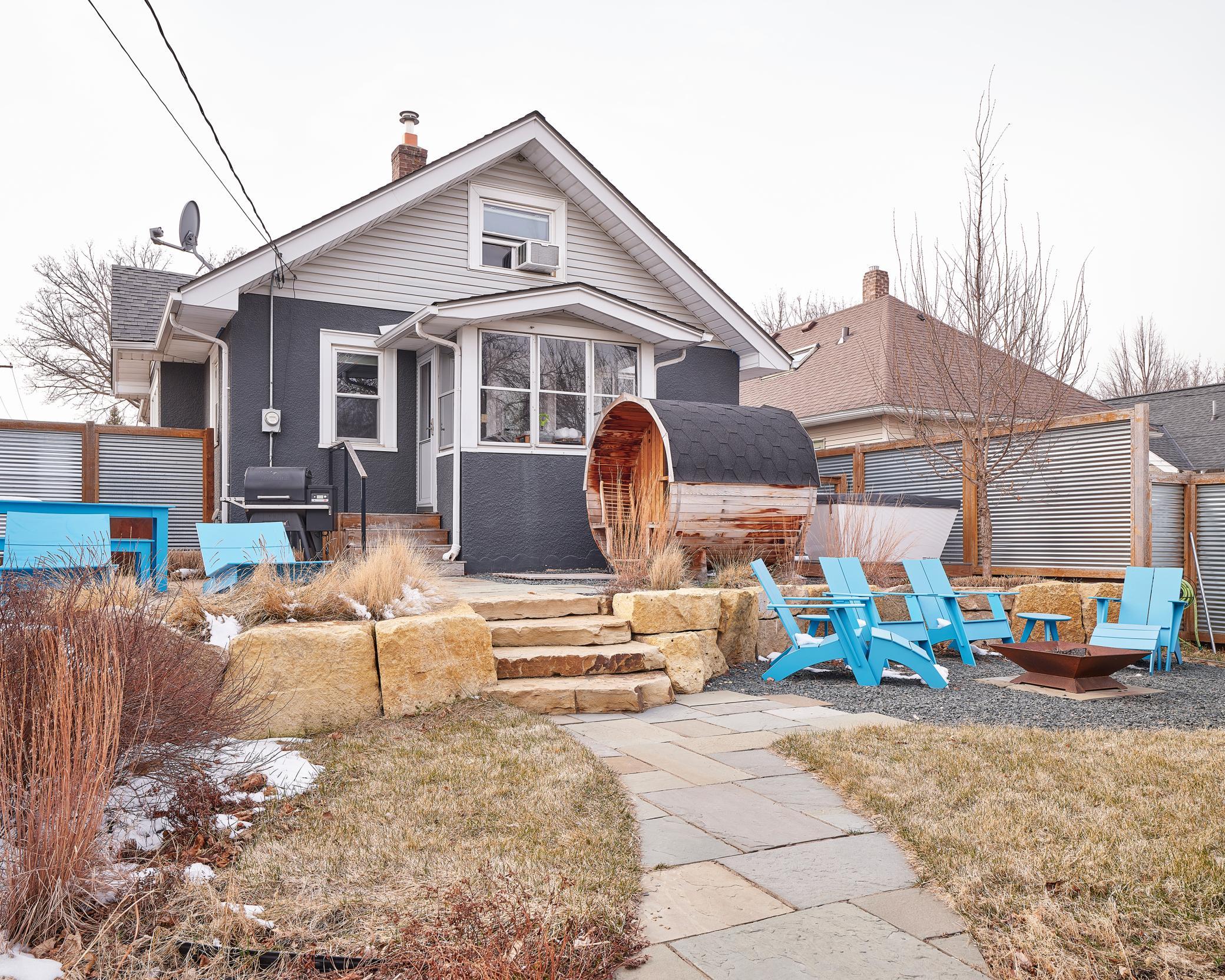 1146 Farrington Street