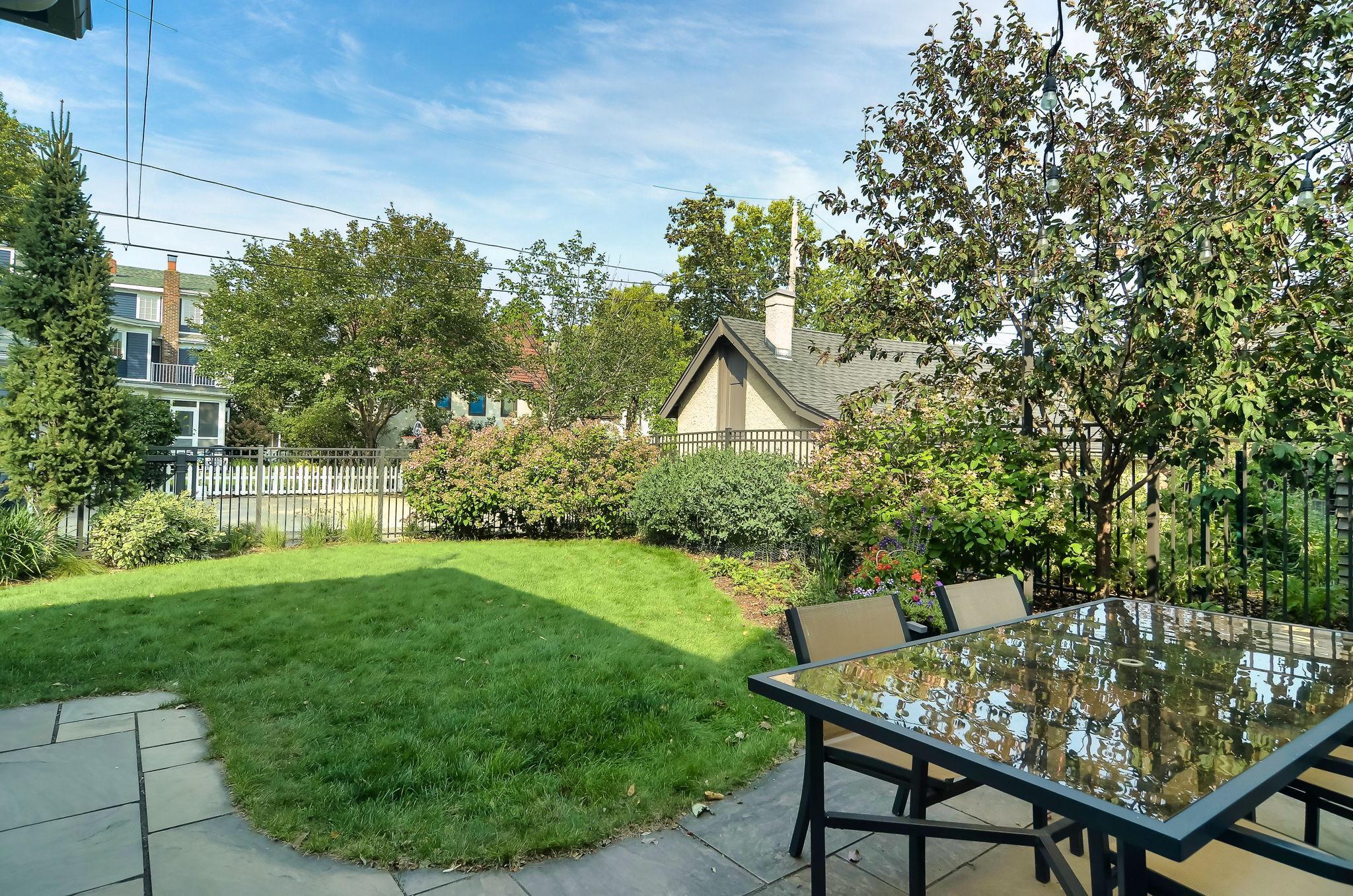 1624 W 26th Street