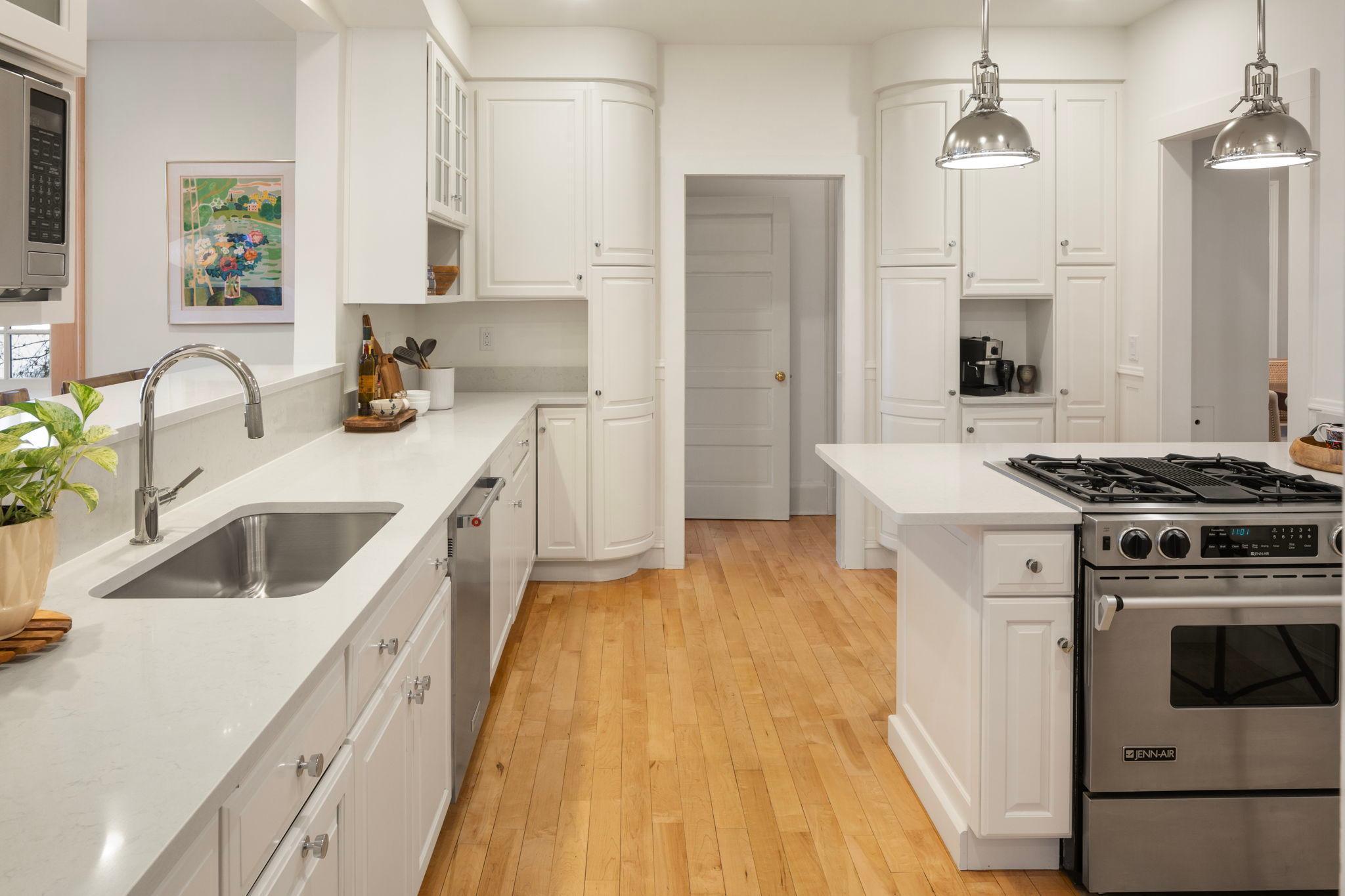 1624 W 26th Street