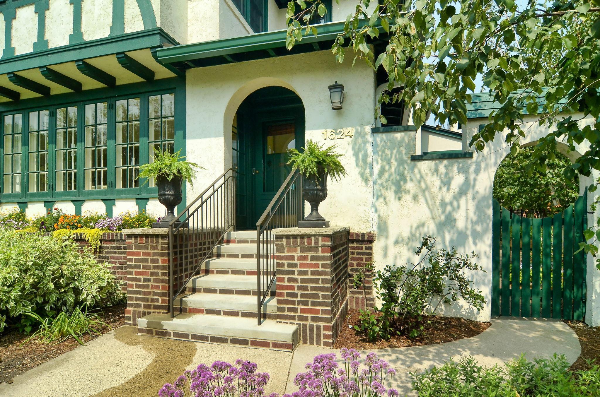 1624 W 26th Street