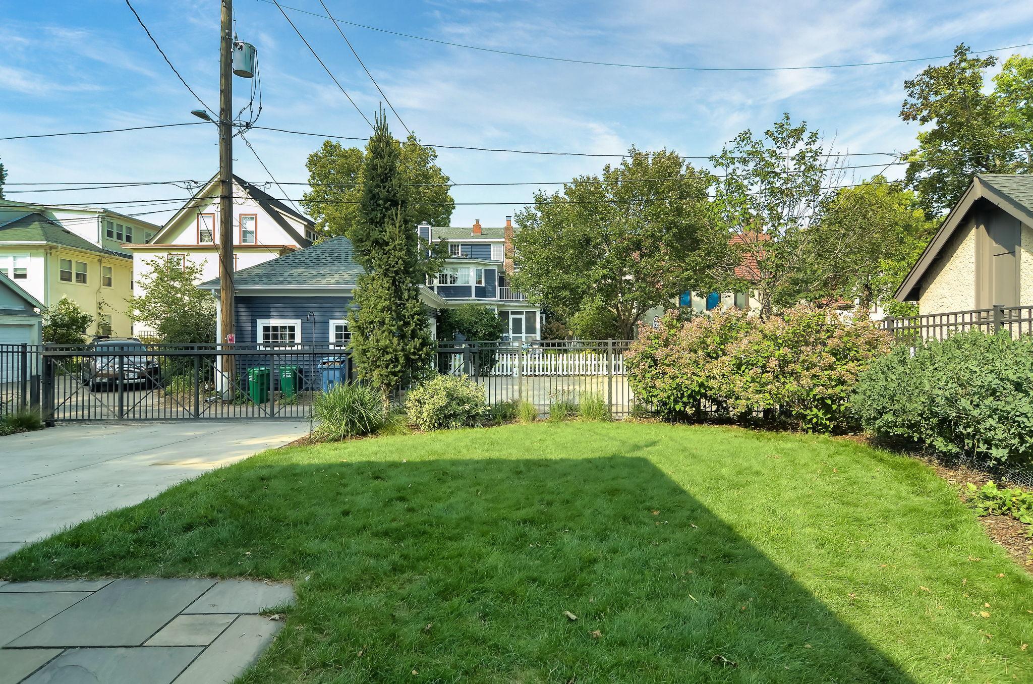 1624 W 26th Street