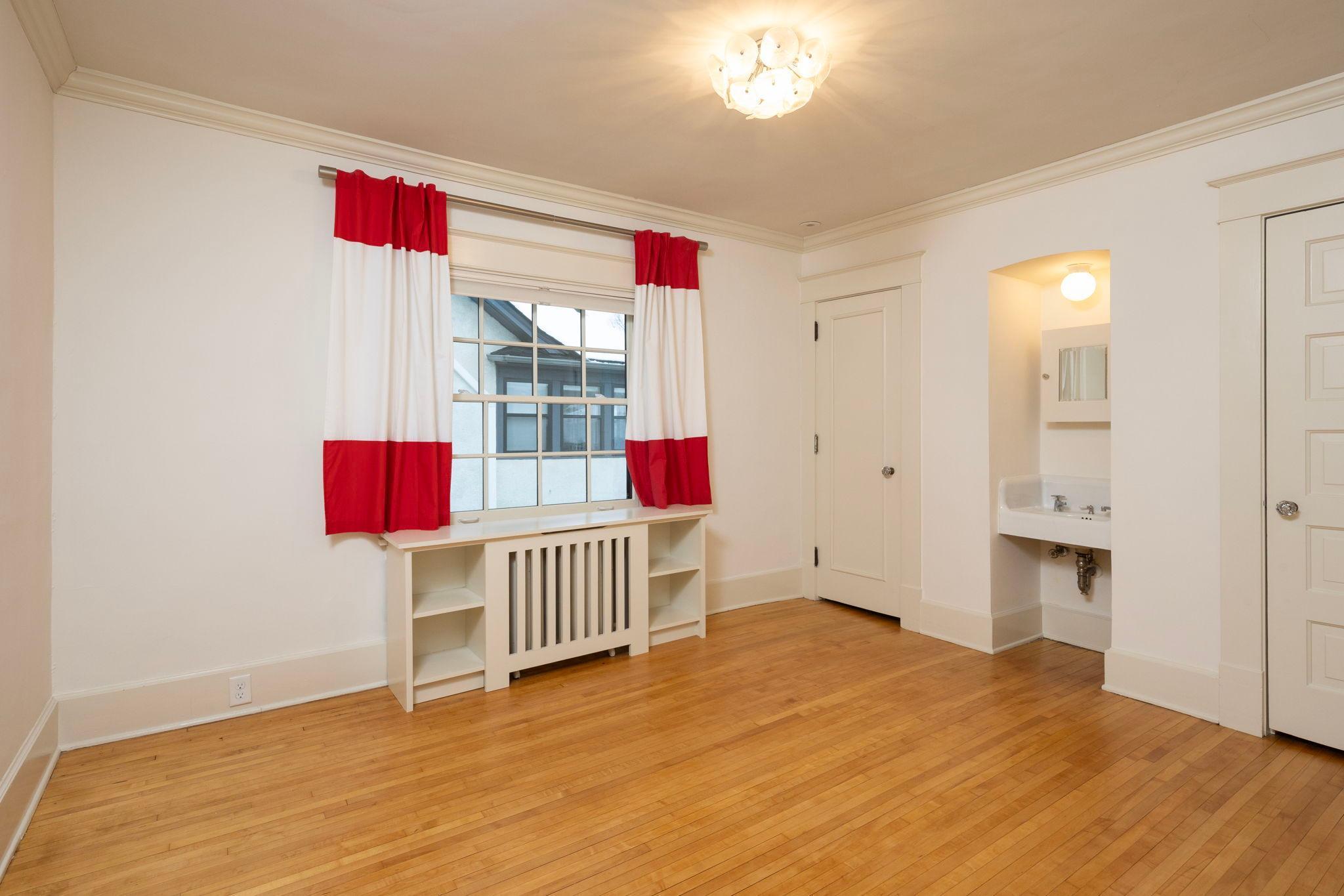 1624 W 26th Street