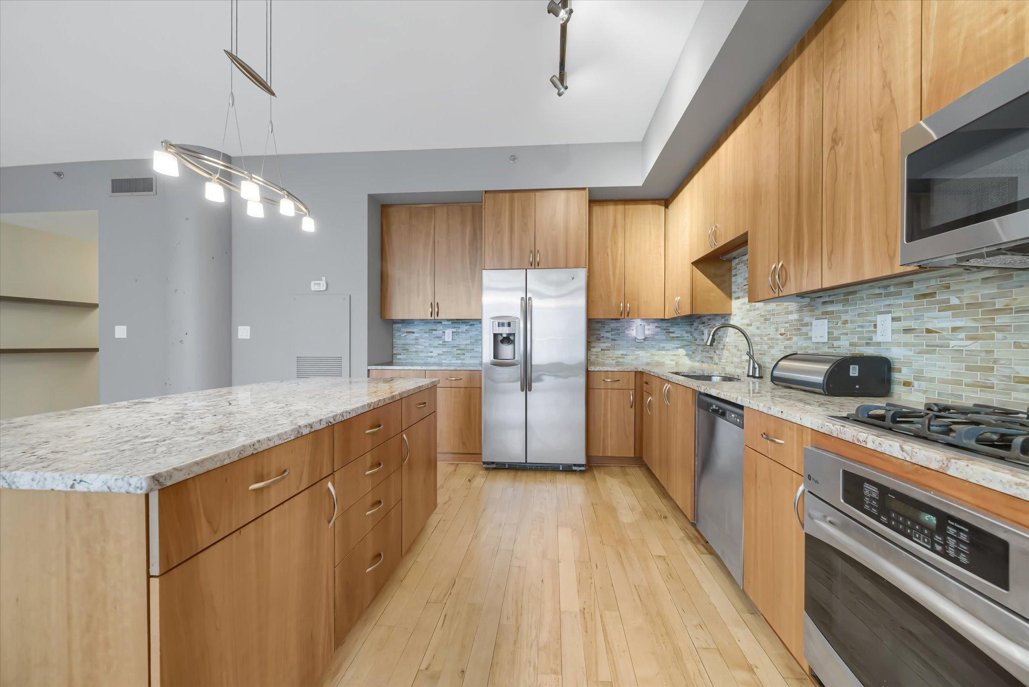 215 10th Avenue S Unit: 416