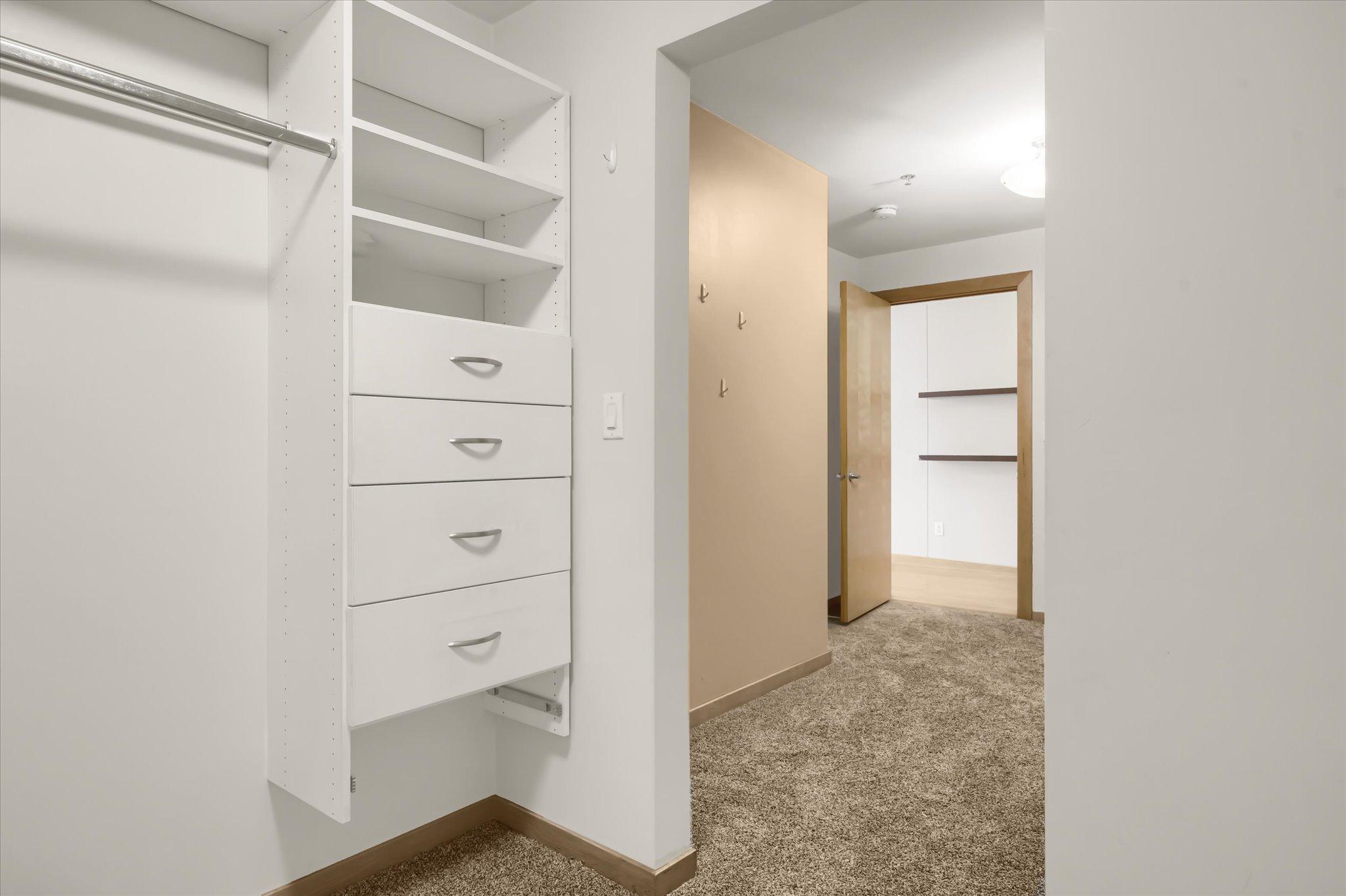 215 10th Avenue S Unit: 416