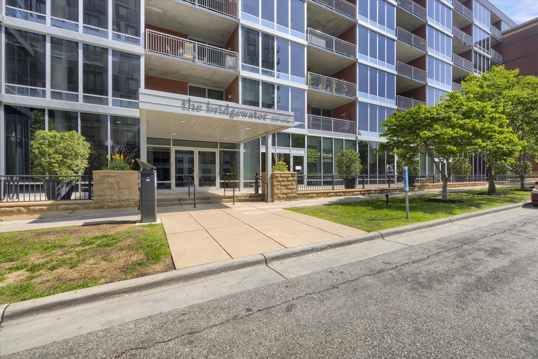 215 10th Avenue S Unit: 416