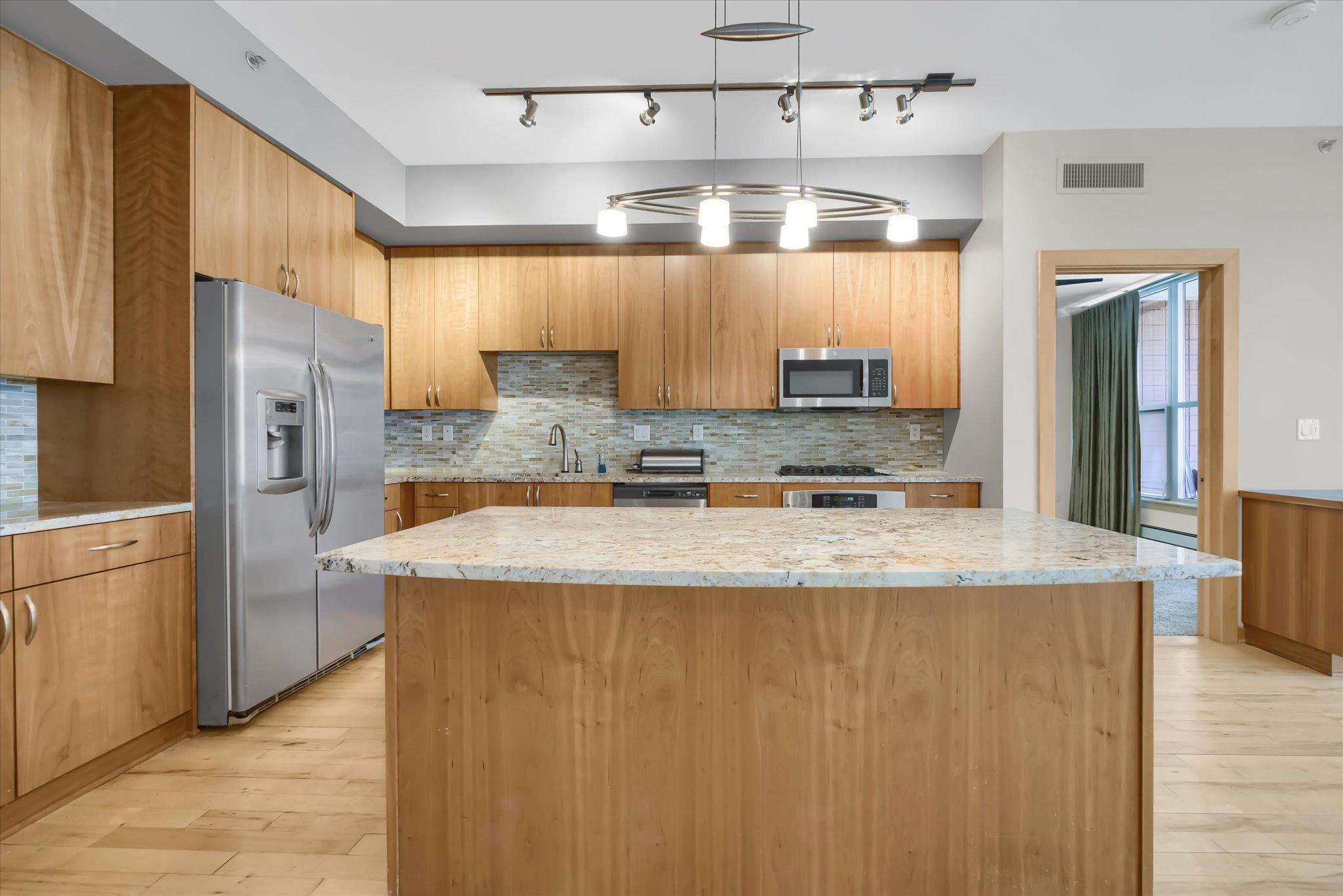 215 10th Avenue S Unit: 416