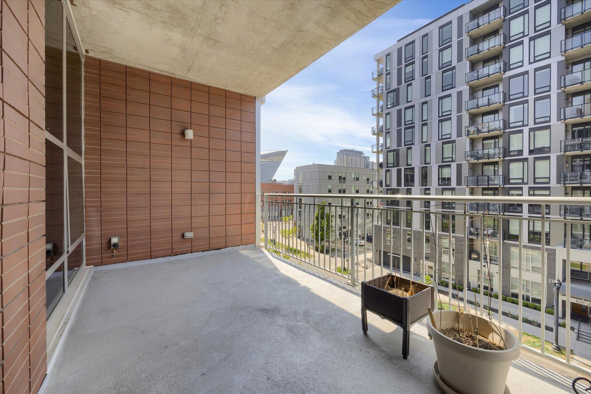215 10th Avenue S Unit: 416