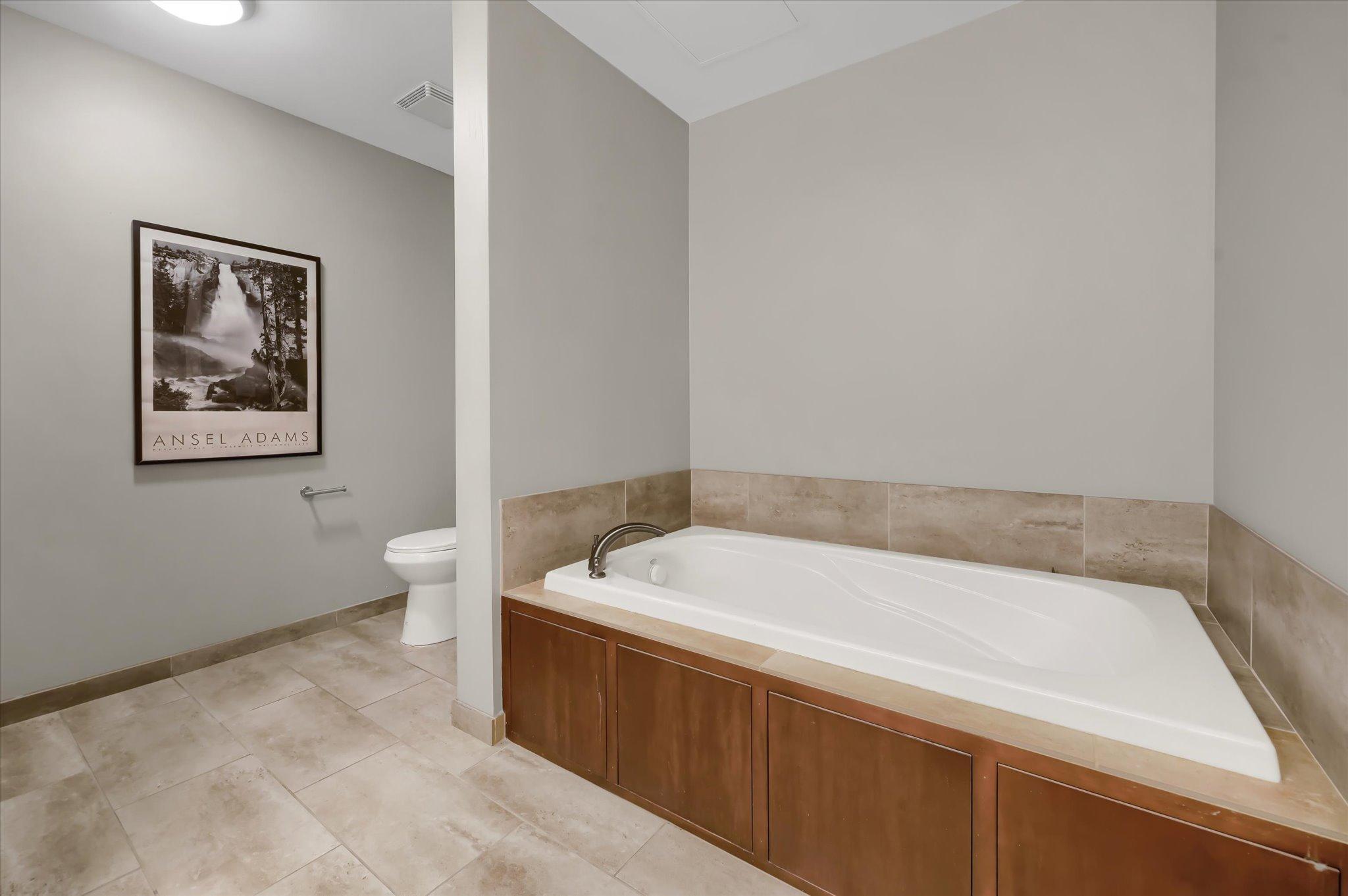 215 10th Avenue S Unit: 416