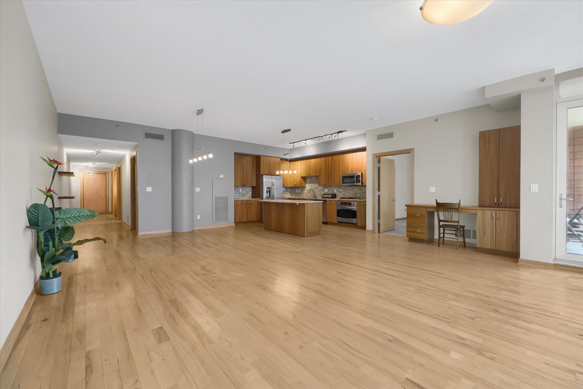 215 10th Avenue S Unit: 416