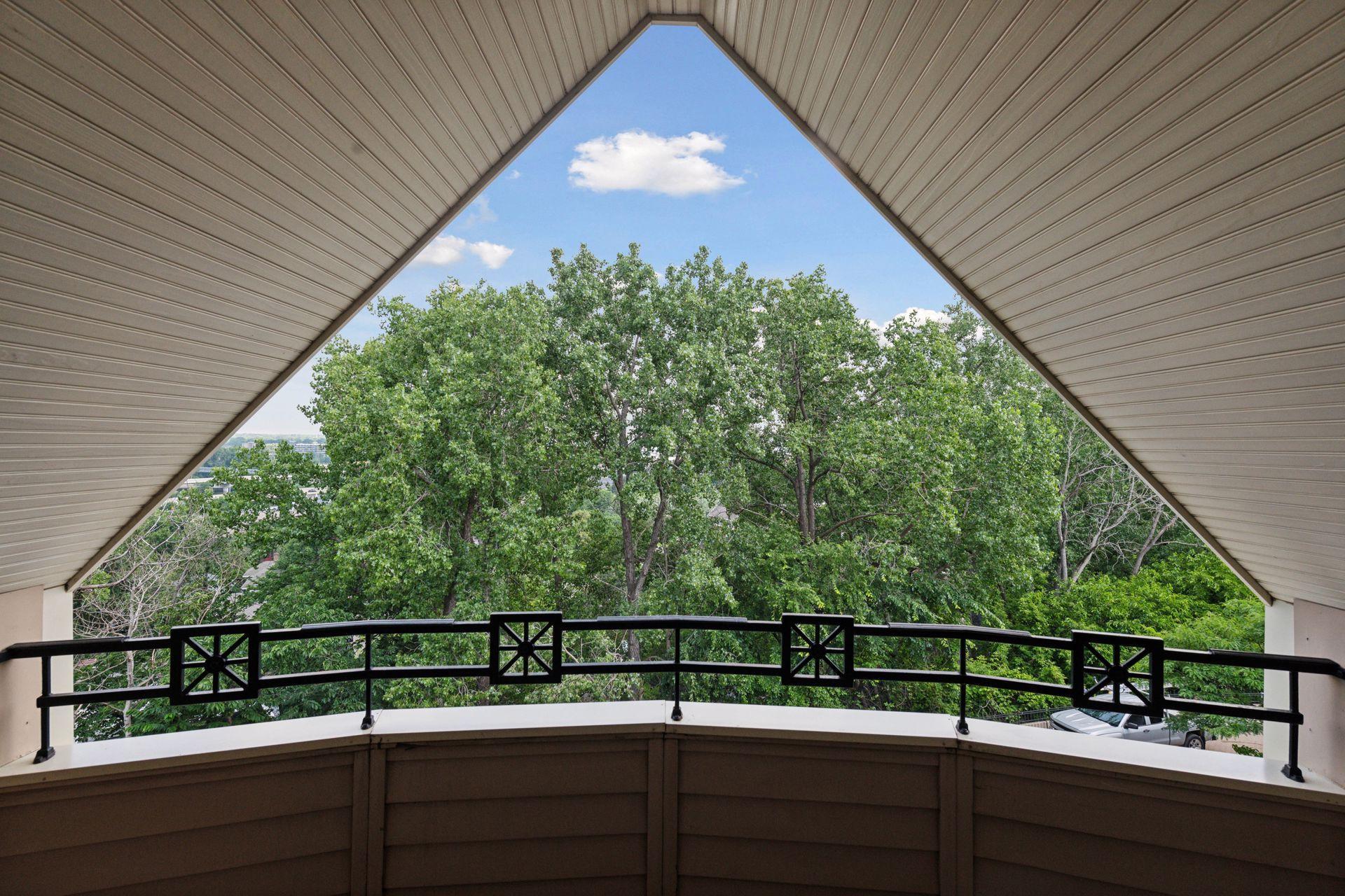114 Groveland Terrace