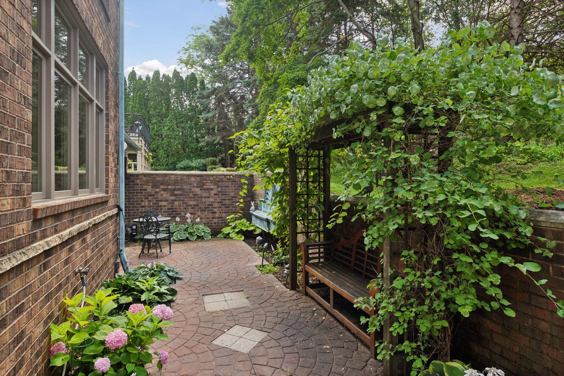 114 Groveland Terrace