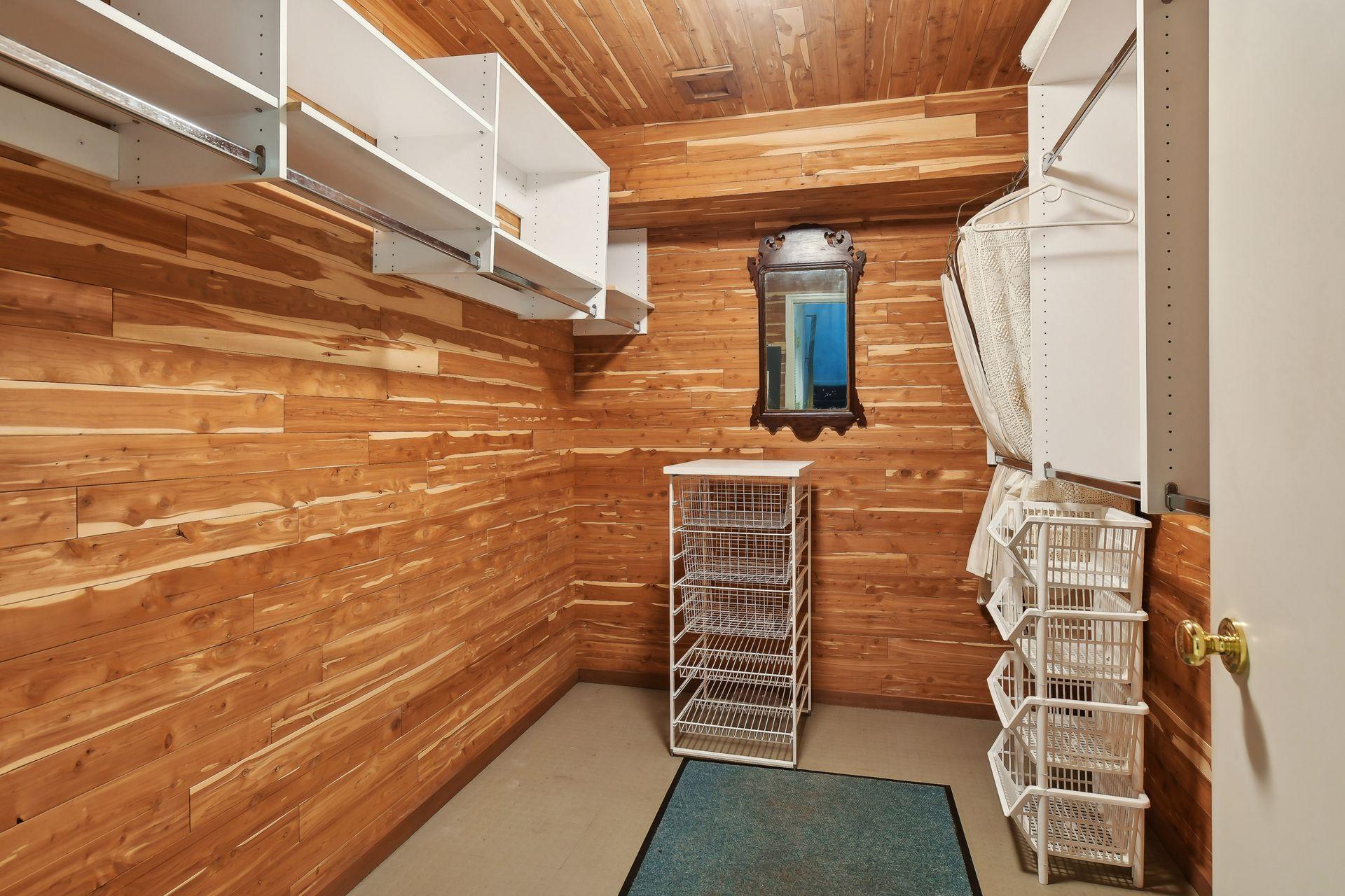 114 Groveland Terrace