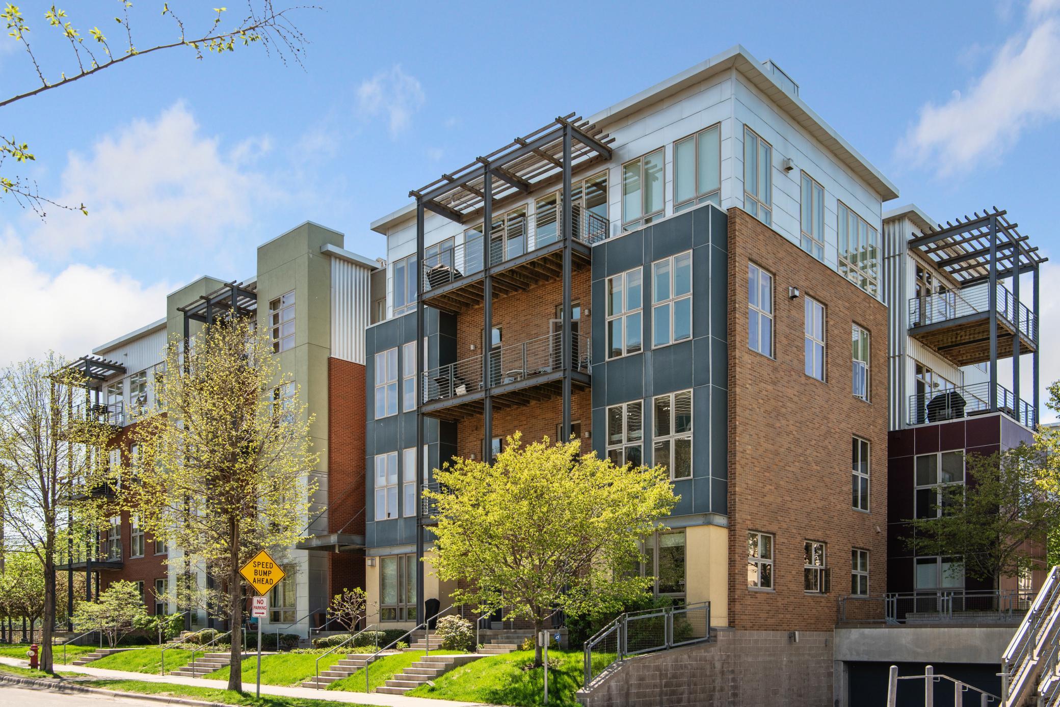 2845 Colfax Avenue S Unit: W202