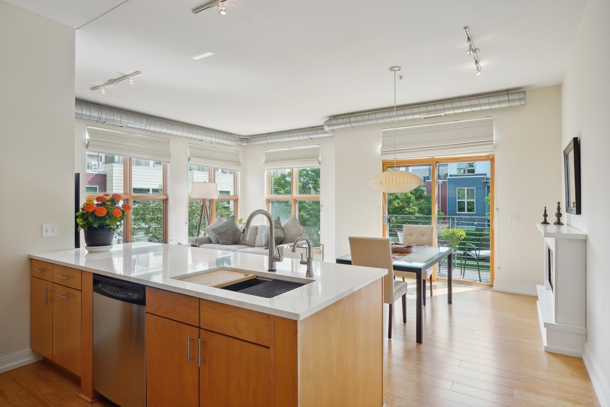 2845 Colfax Avenue S Unit: W202