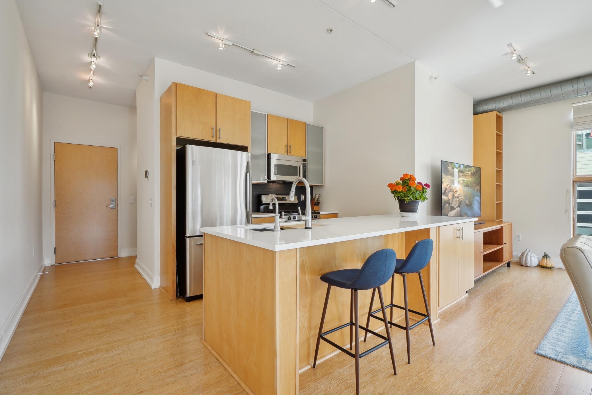 2845 Colfax Avenue S Unit: W202