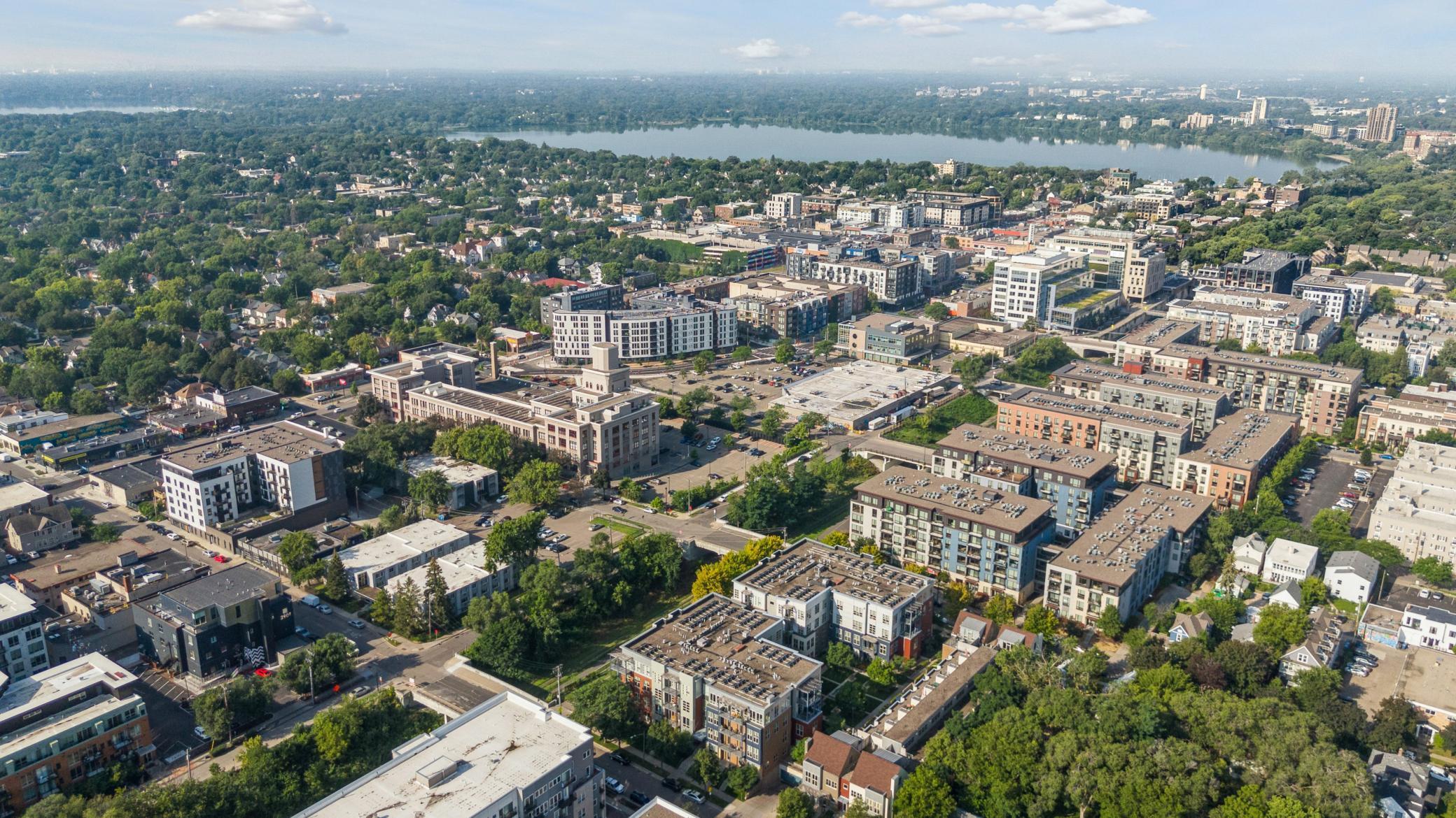 2845 Colfax Avenue S Unit: W202