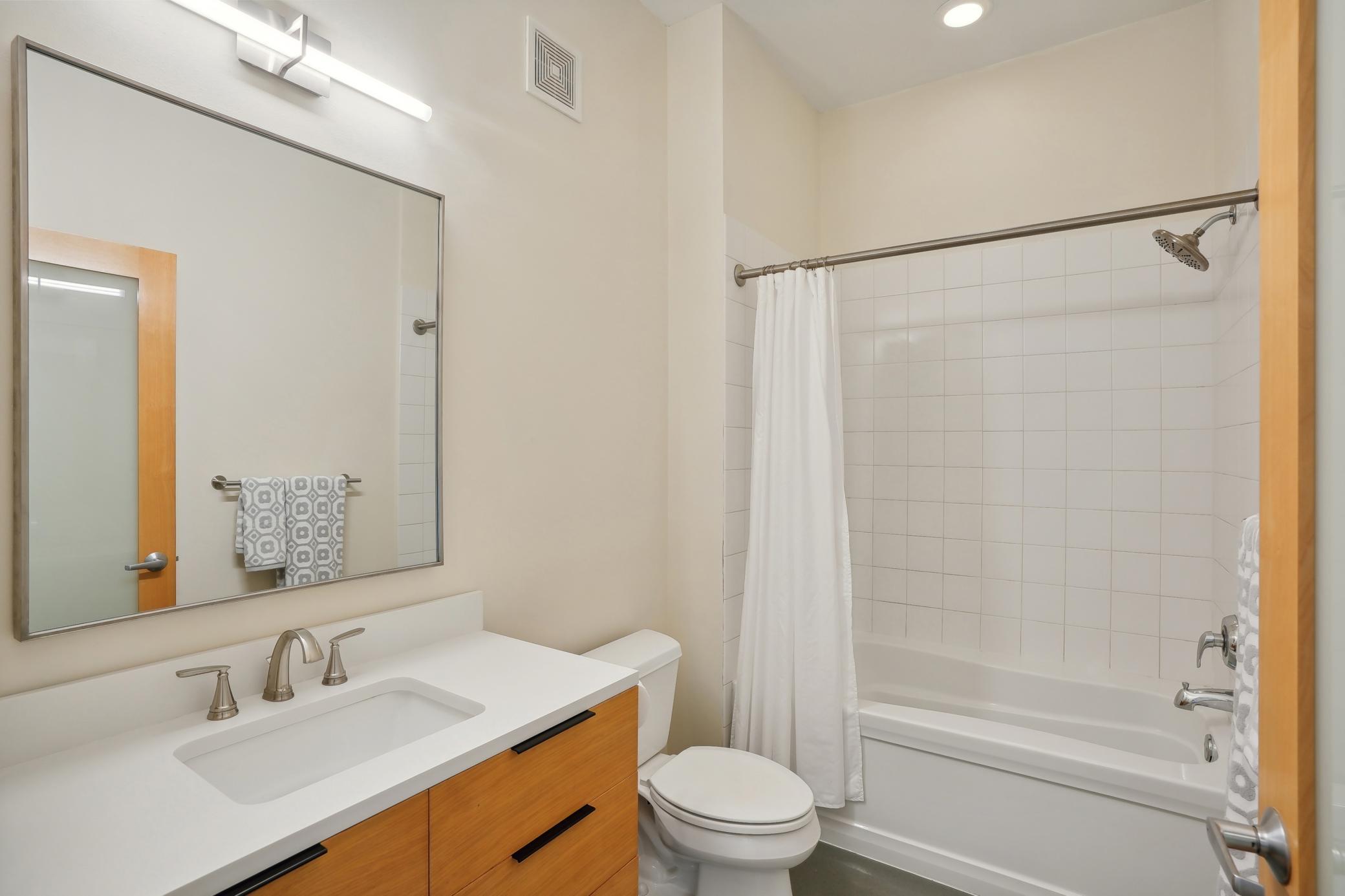 2845 Colfax Avenue S Unit: W202