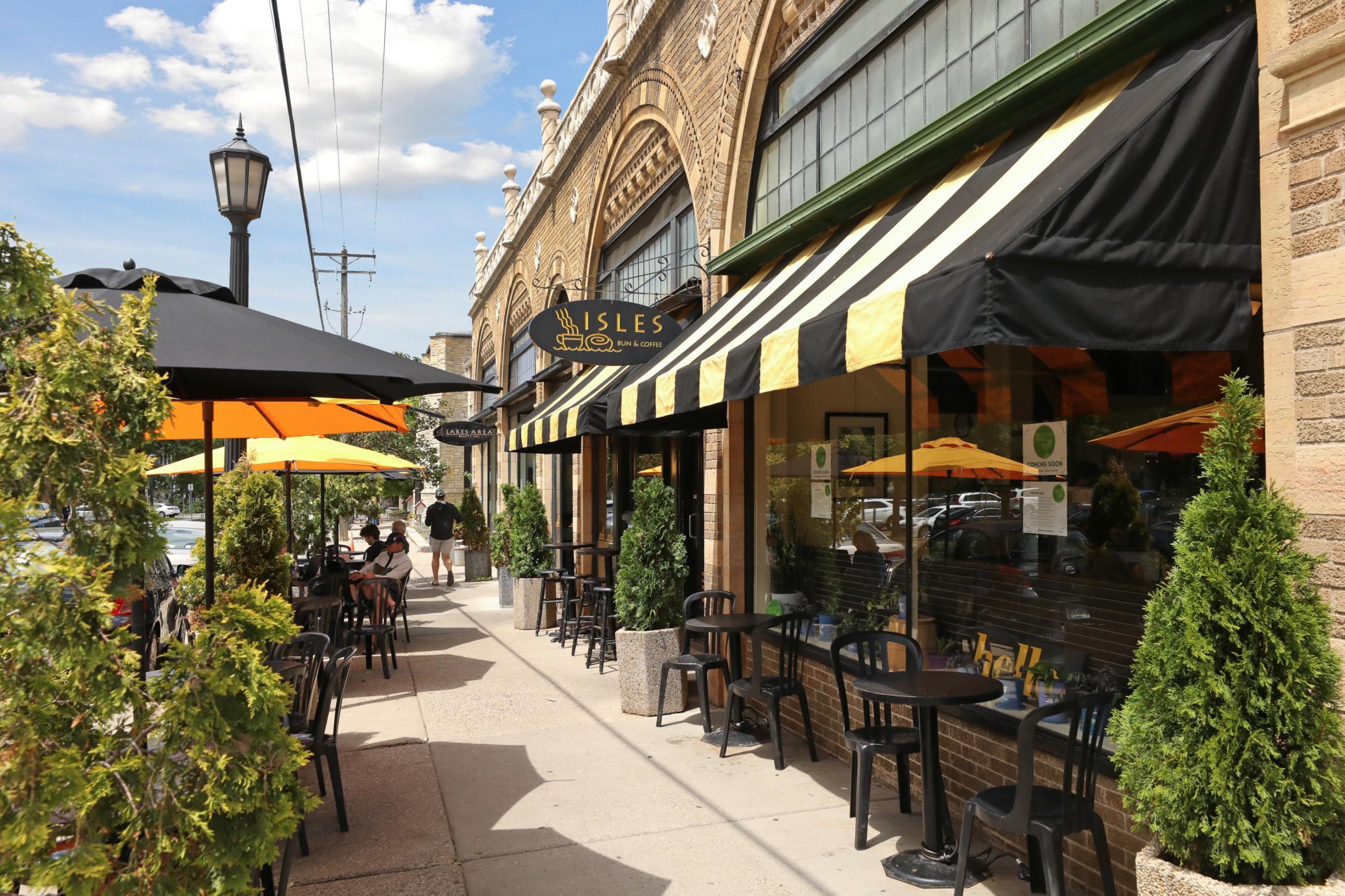 2637 Girard Avenue S