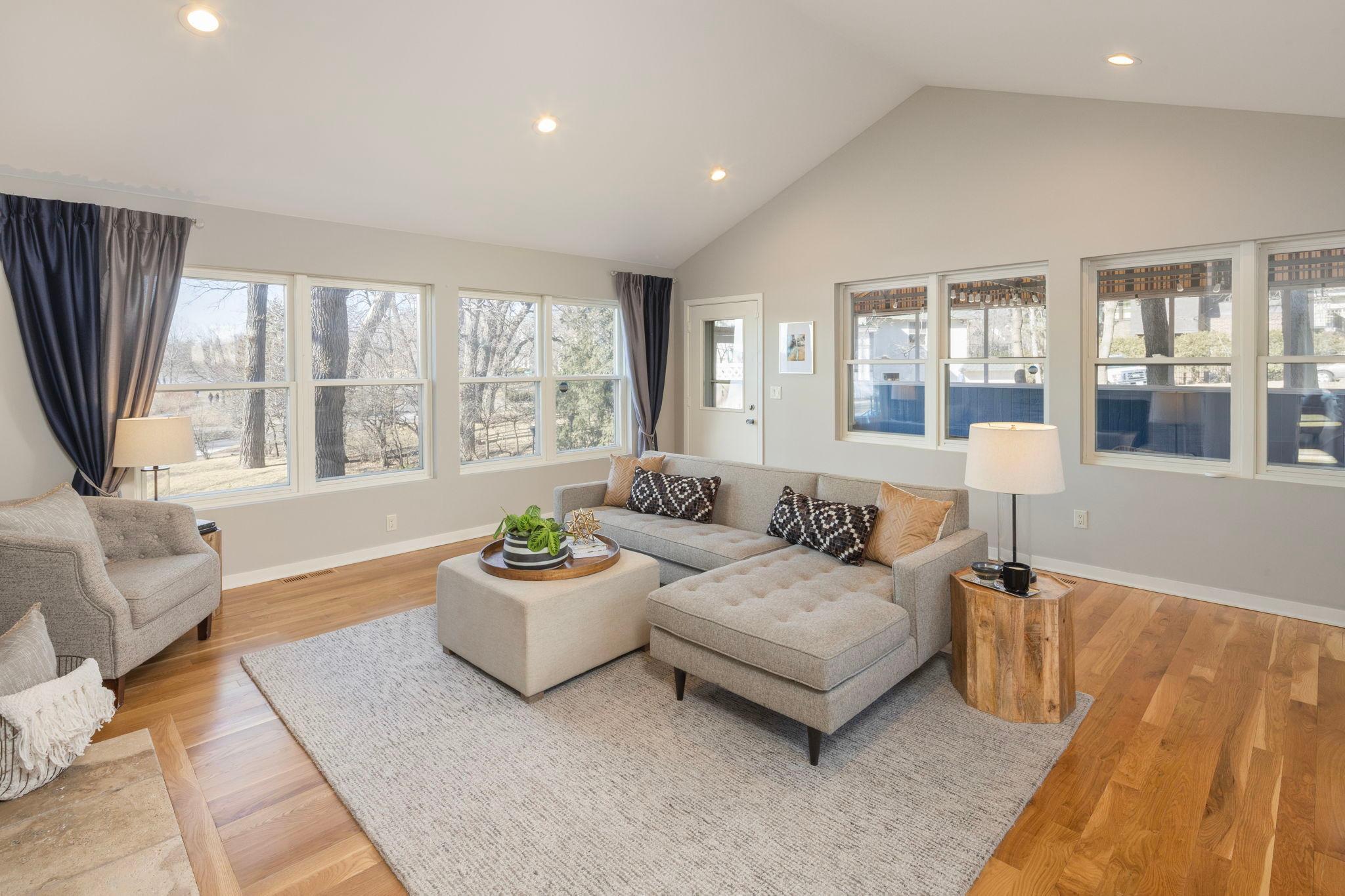 2675 E Lake Of The Isles Parkway
