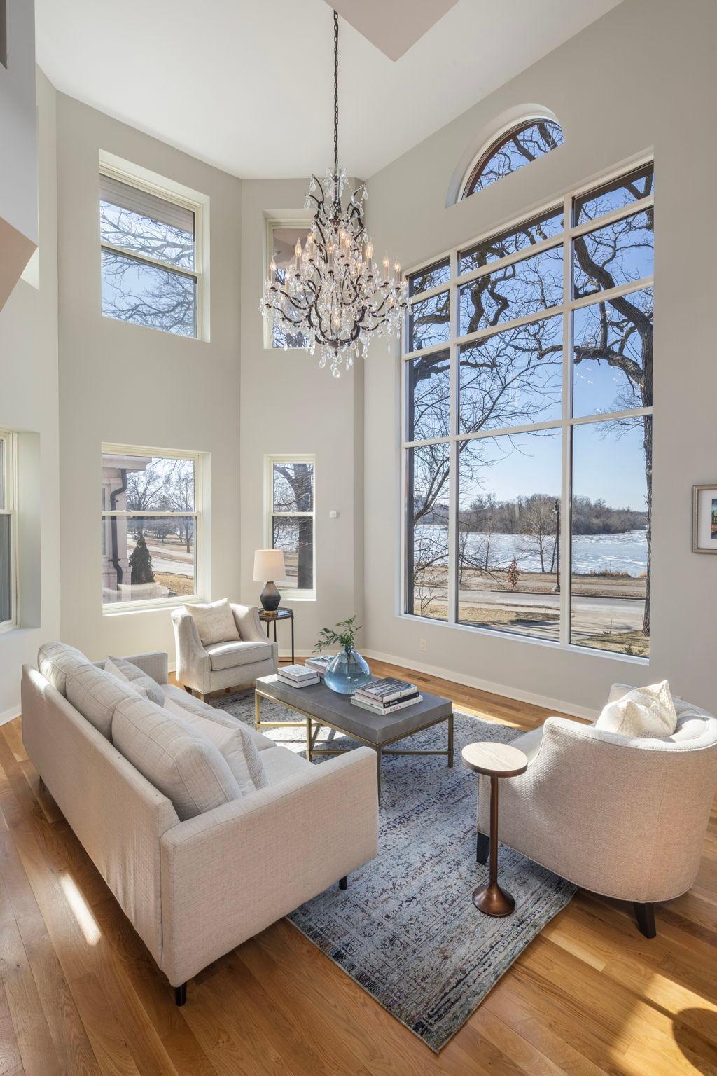2675 E Lake Of The Isles Parkway