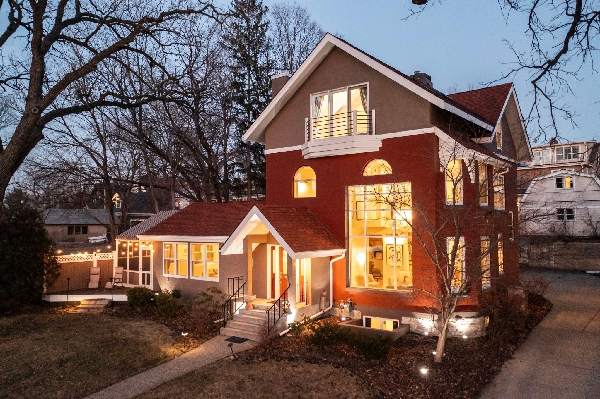2675 E Lake Of The Isles Parkway