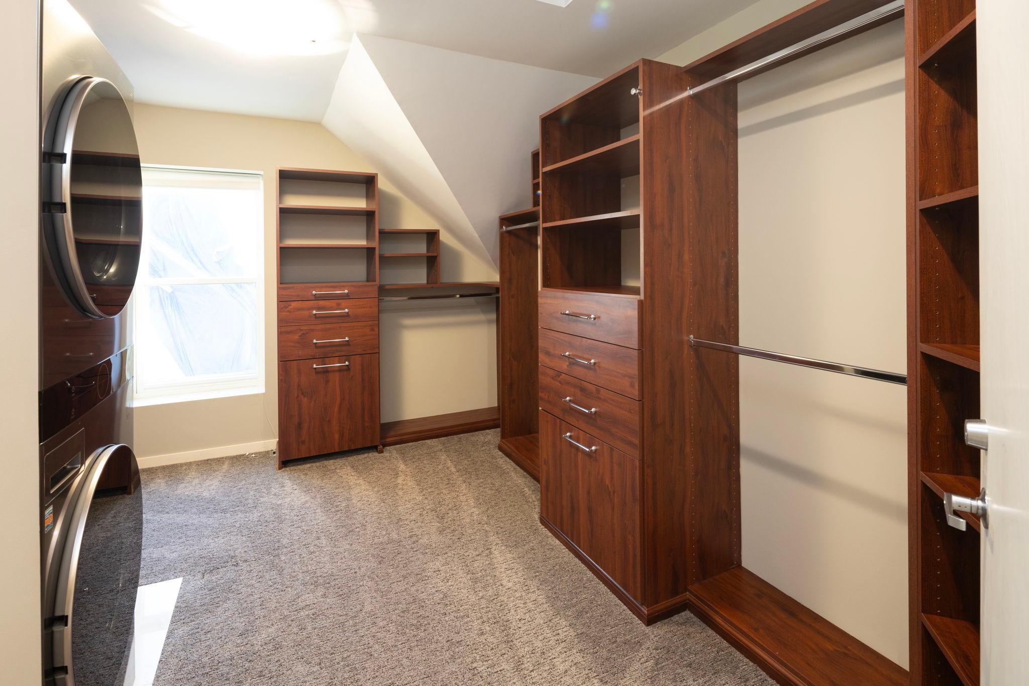 2675 E Lake Of The Isles Parkway