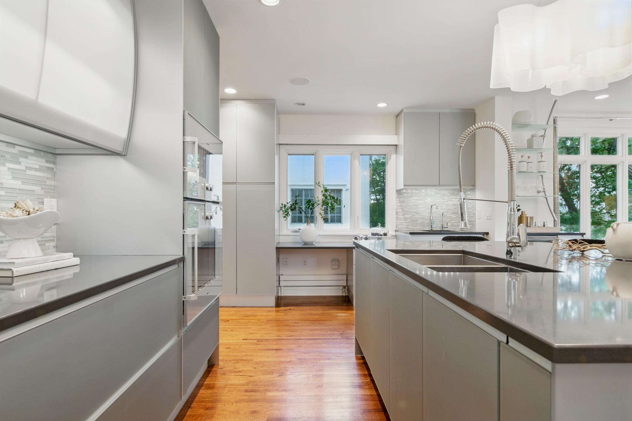 76 Groveland Terrace