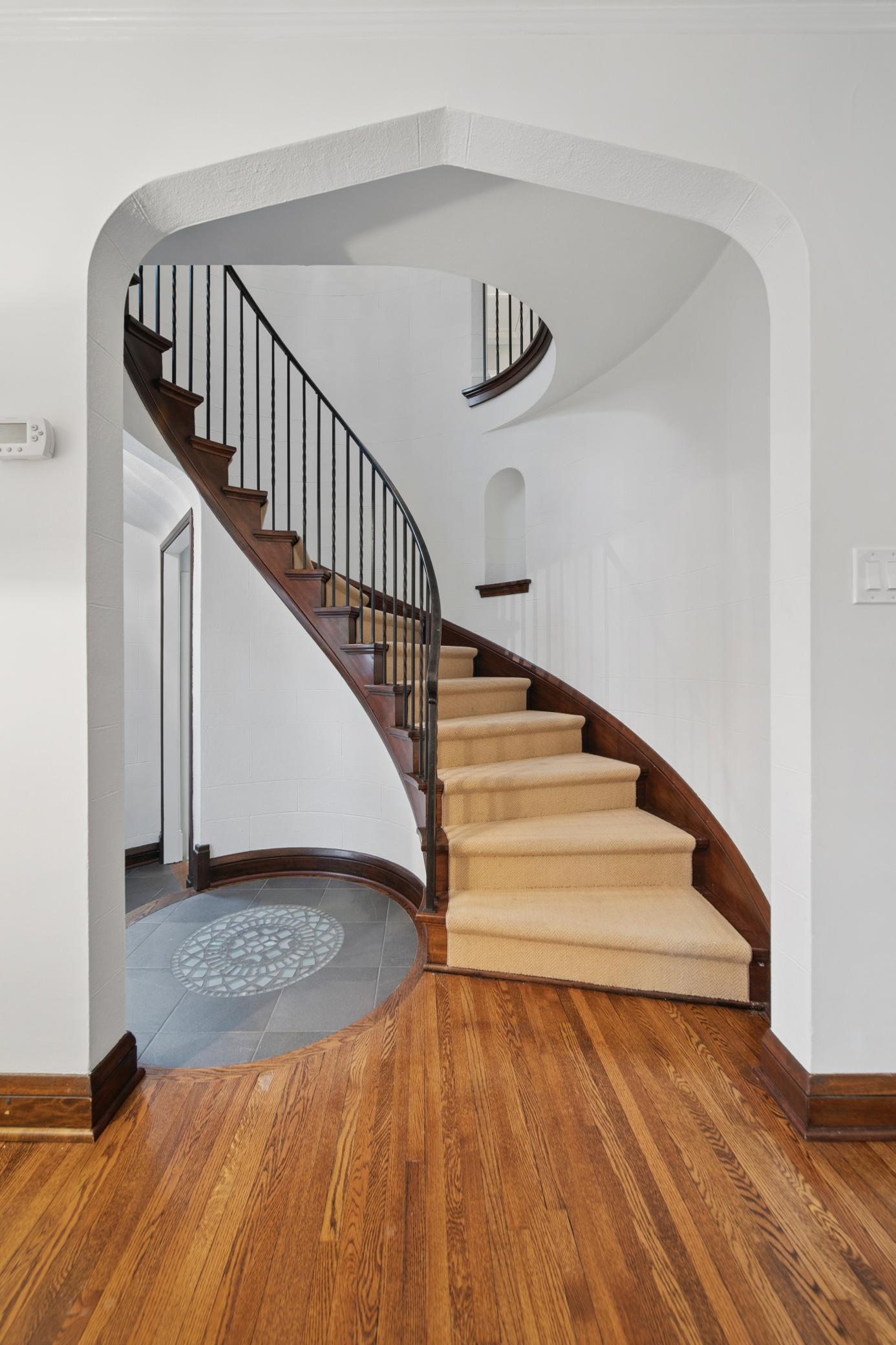 76 Groveland Terrace
