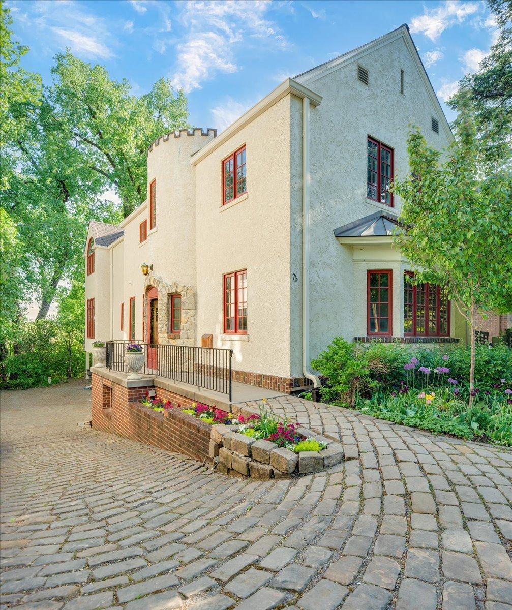 76 Groveland Terrace