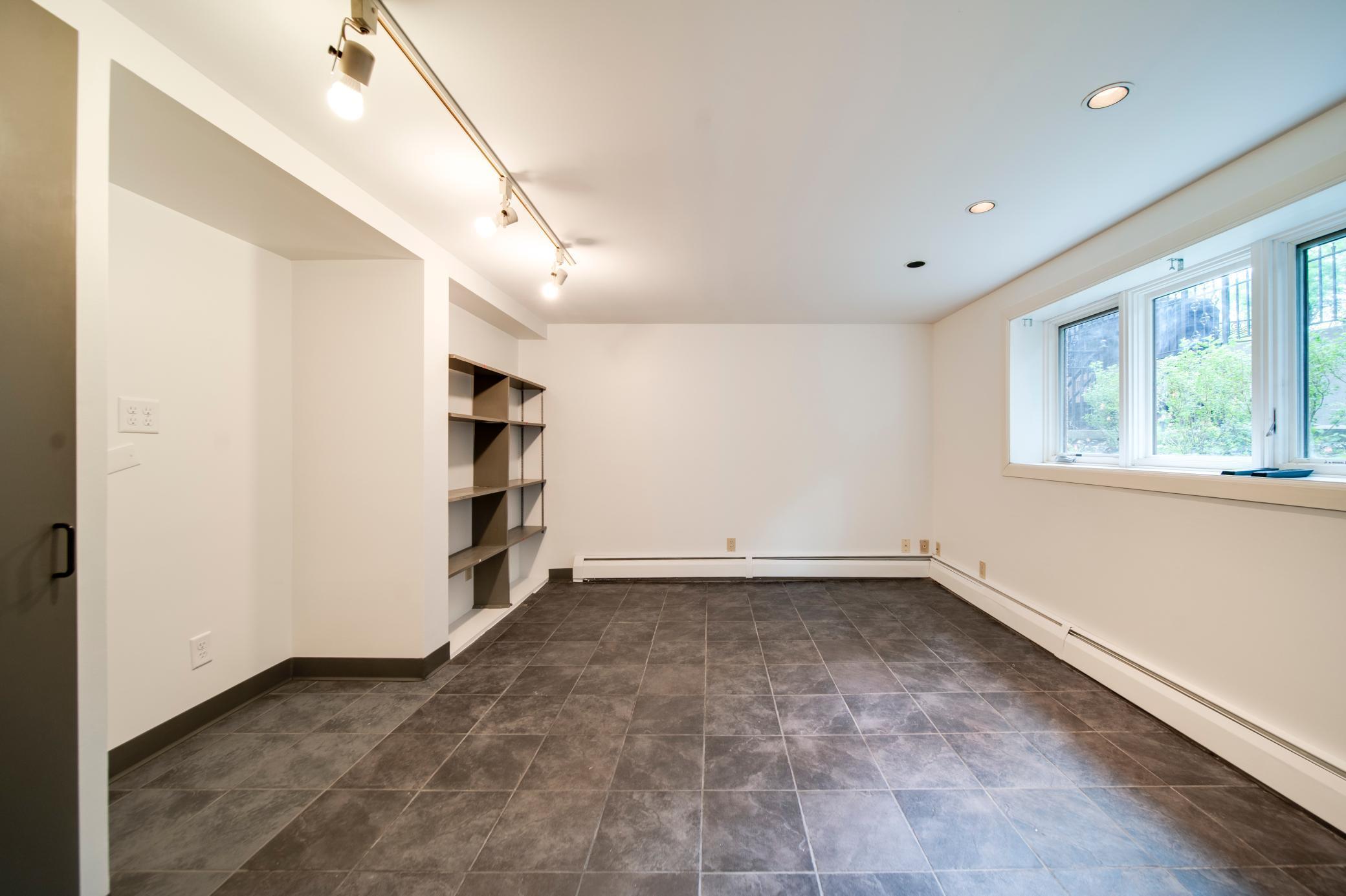 76 Groveland Terrace