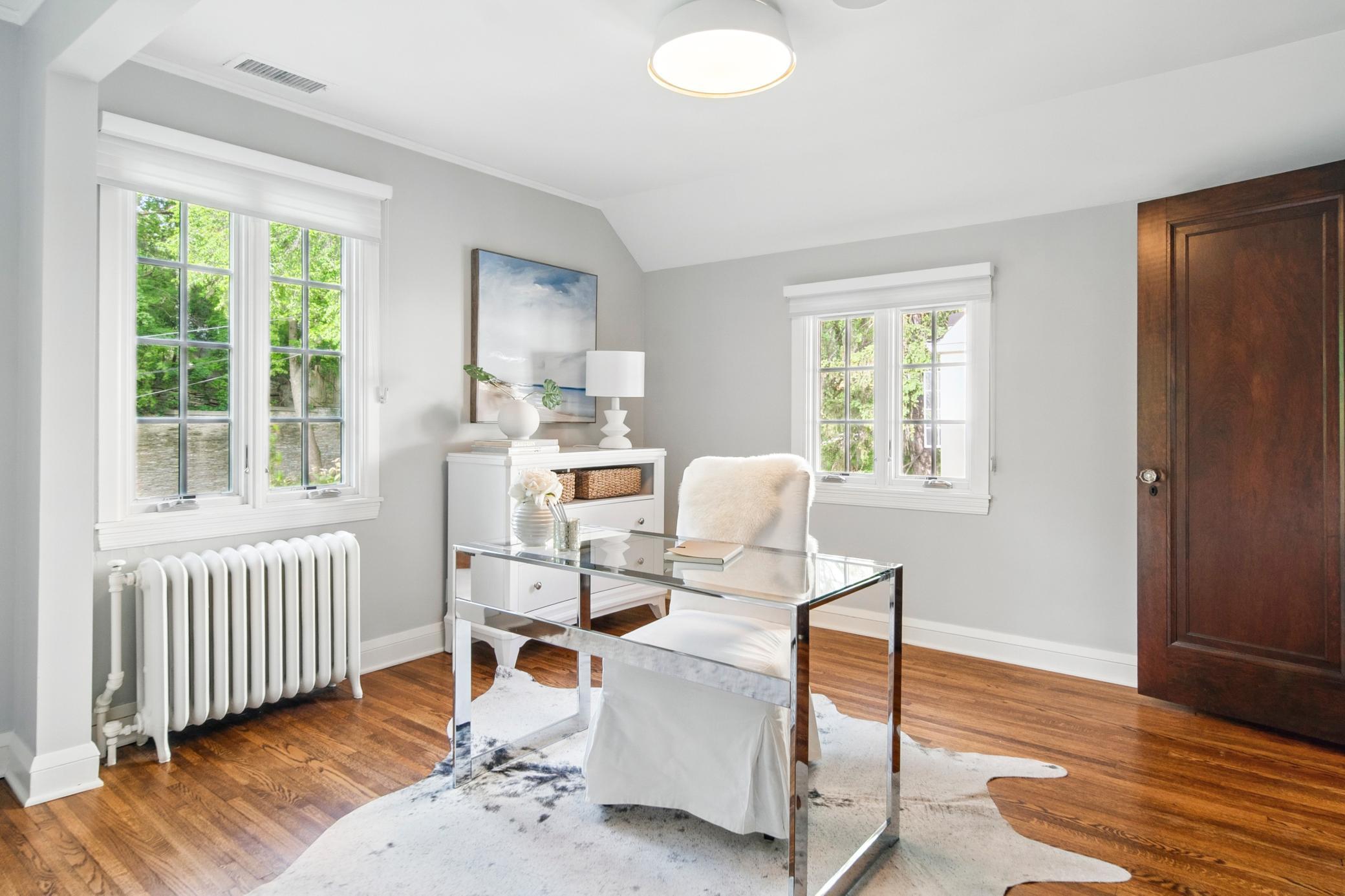76 Groveland Terrace