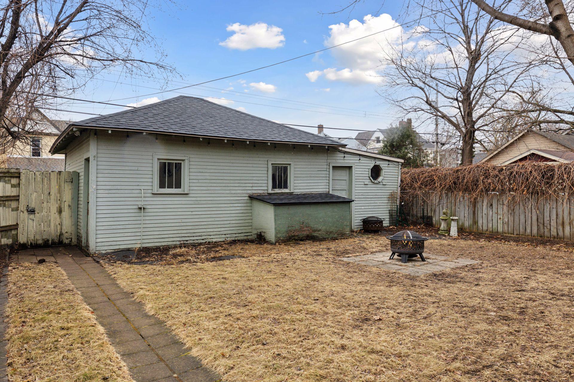 2735 Colfax Avenue S