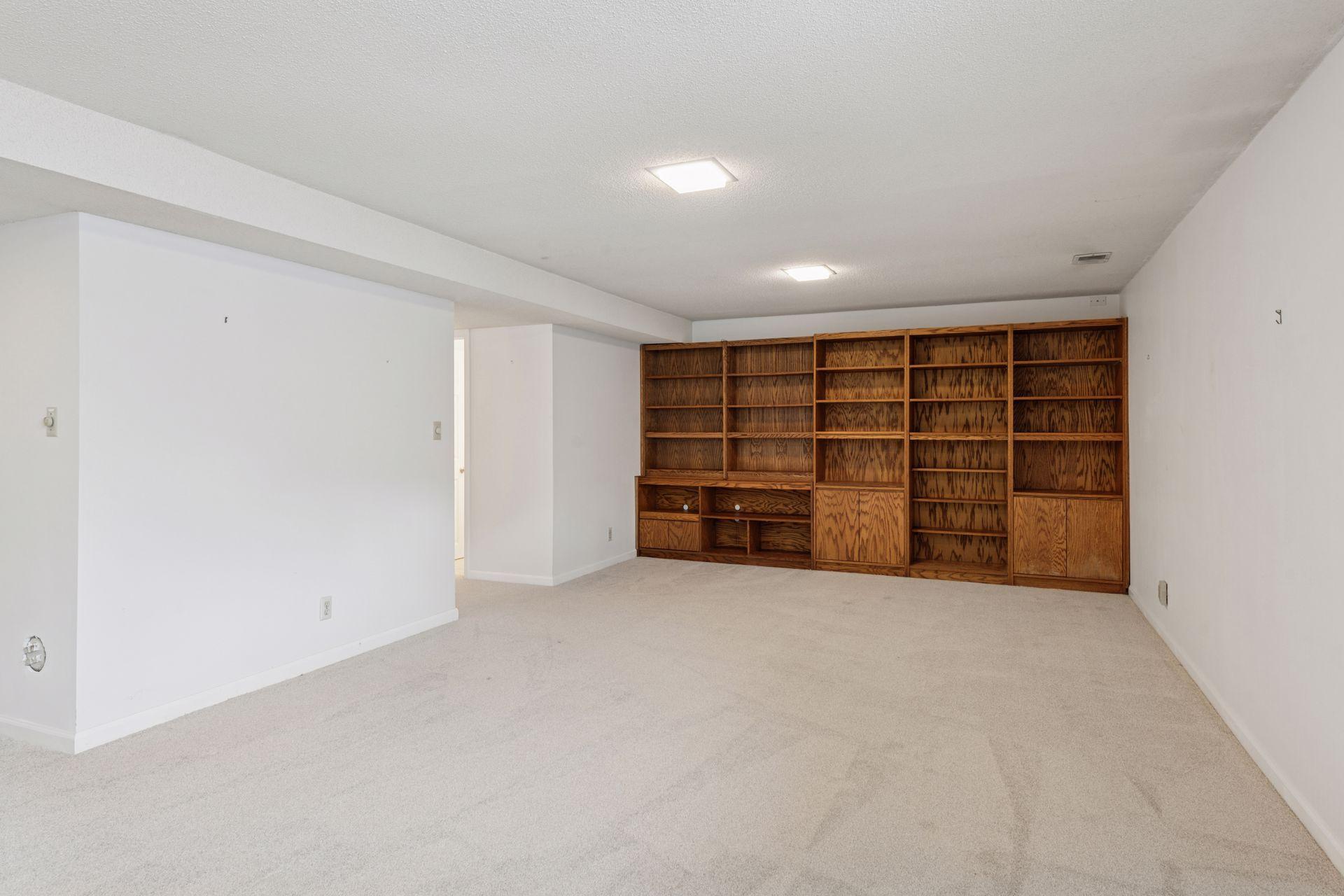 11021 Abbott Lane