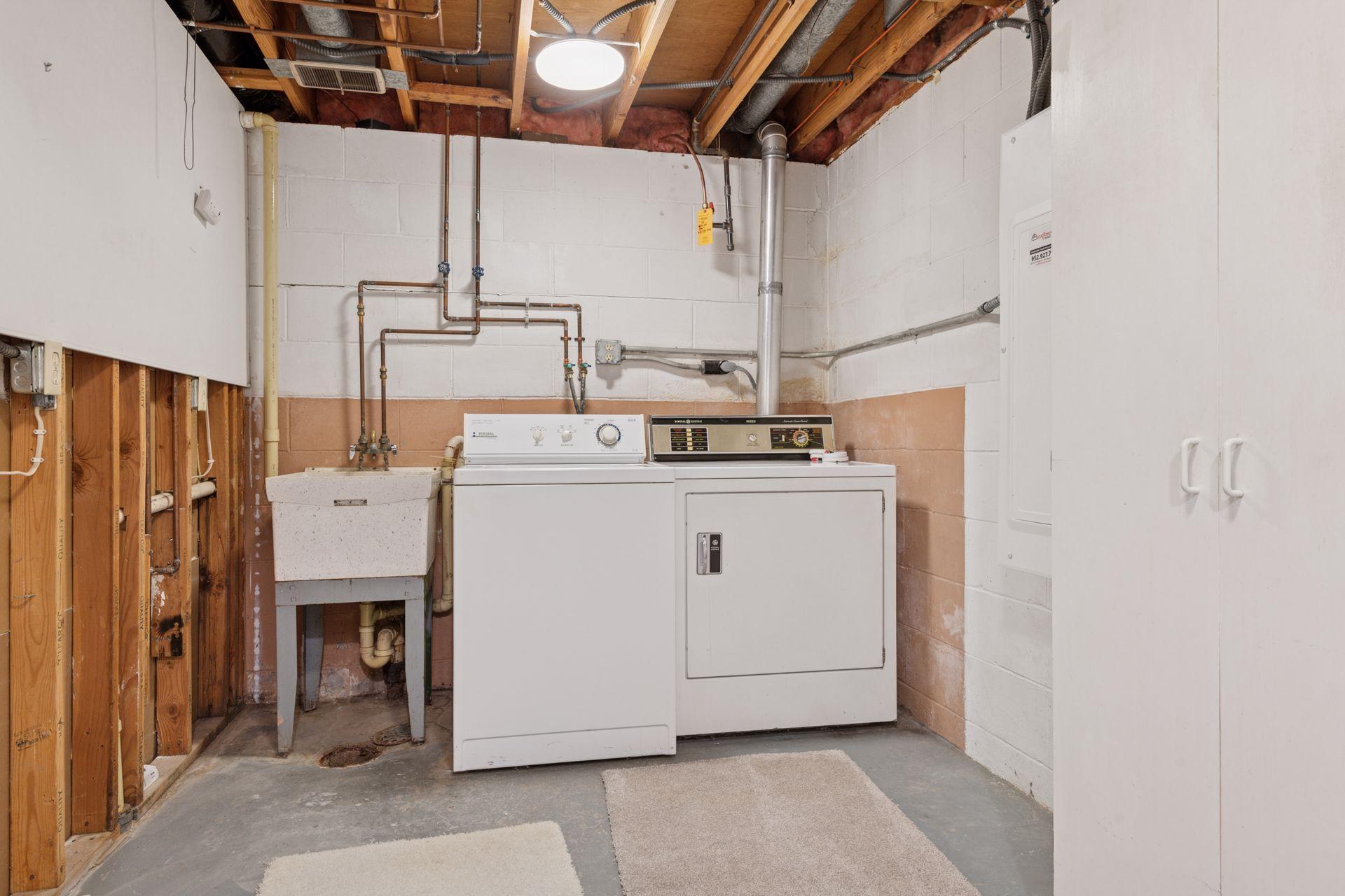 11021 Abbott Lane