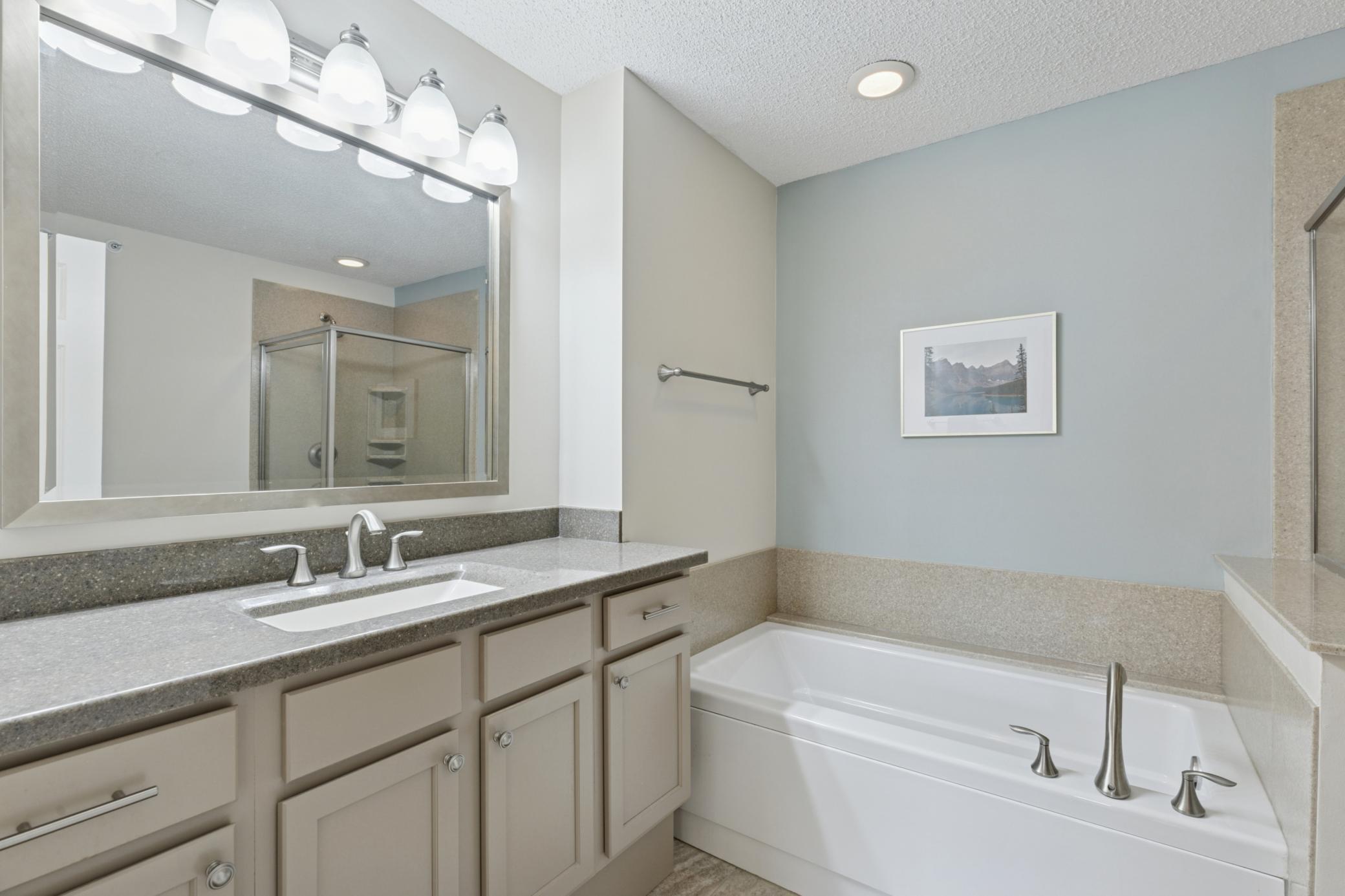 13915 52nd Avenue N Unit: 1204