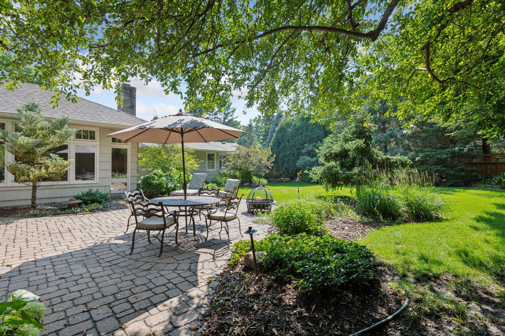 5517 Knoll Drive