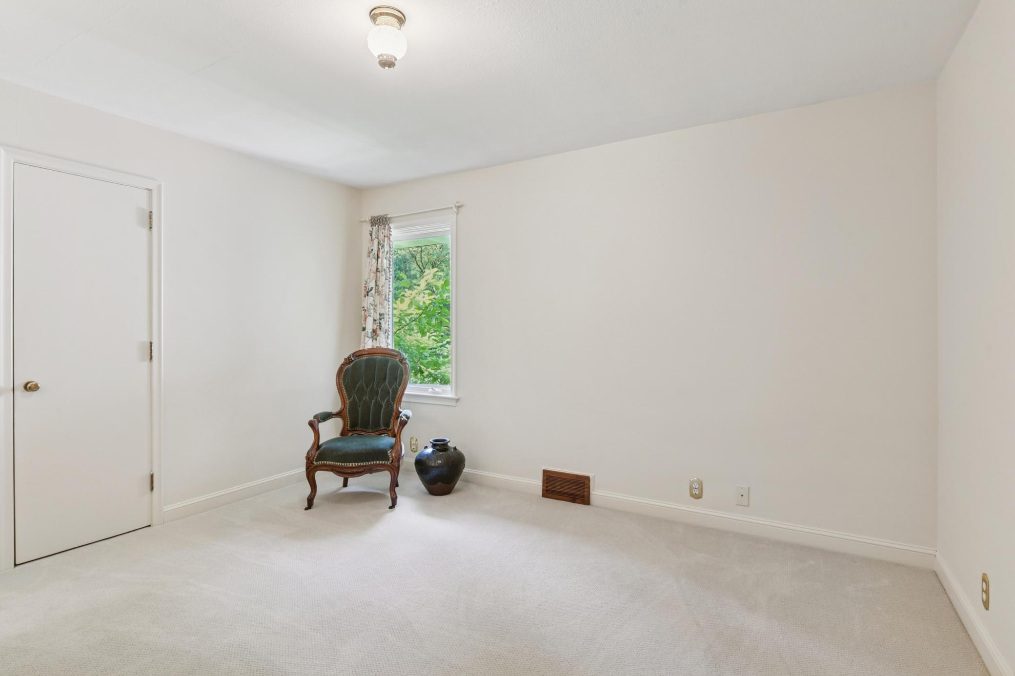 5517 Knoll Drive