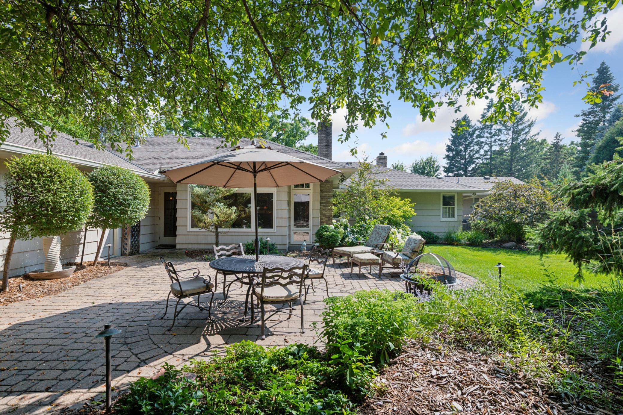 5517 Knoll Drive