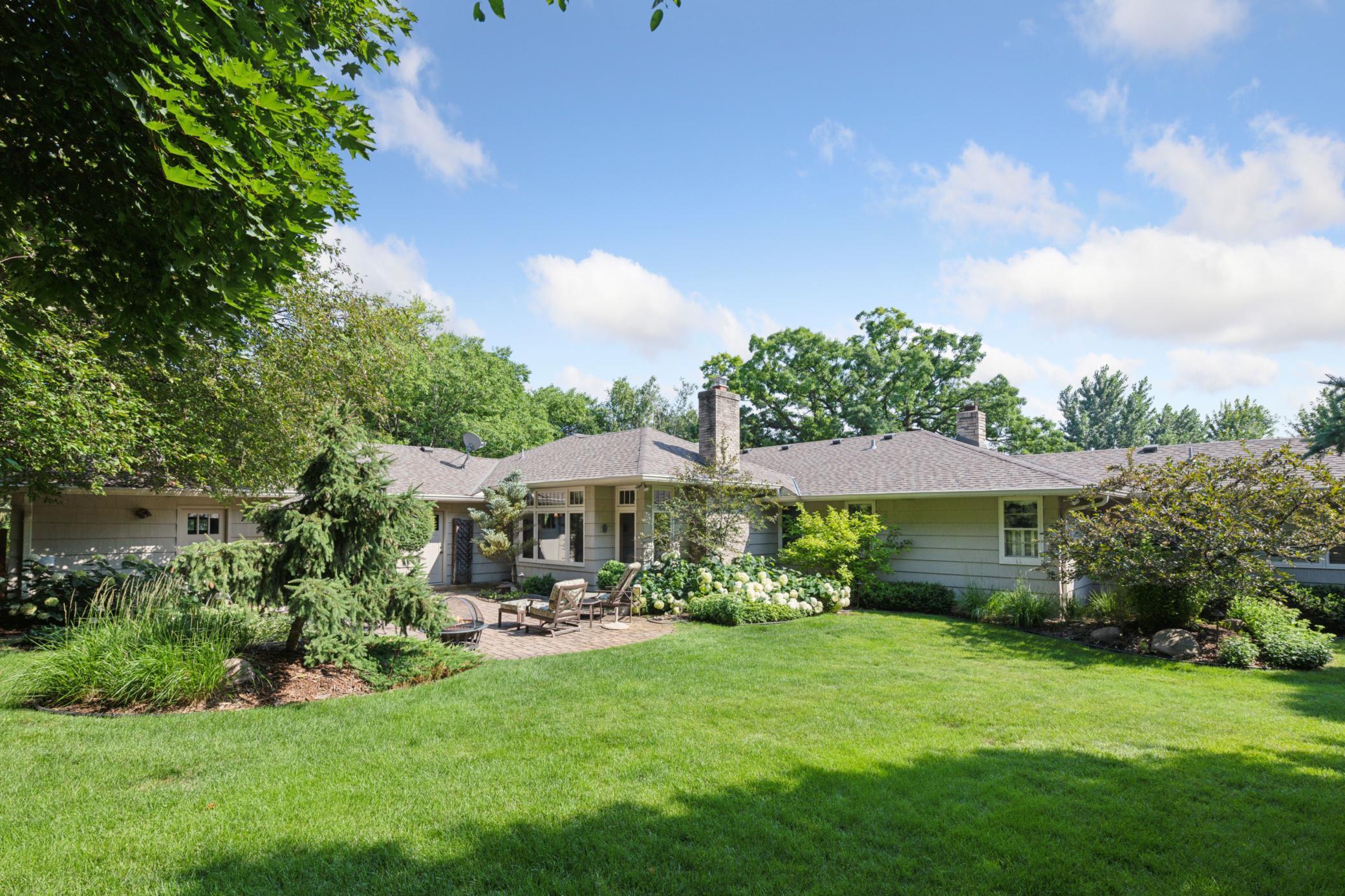 5517 Knoll Drive