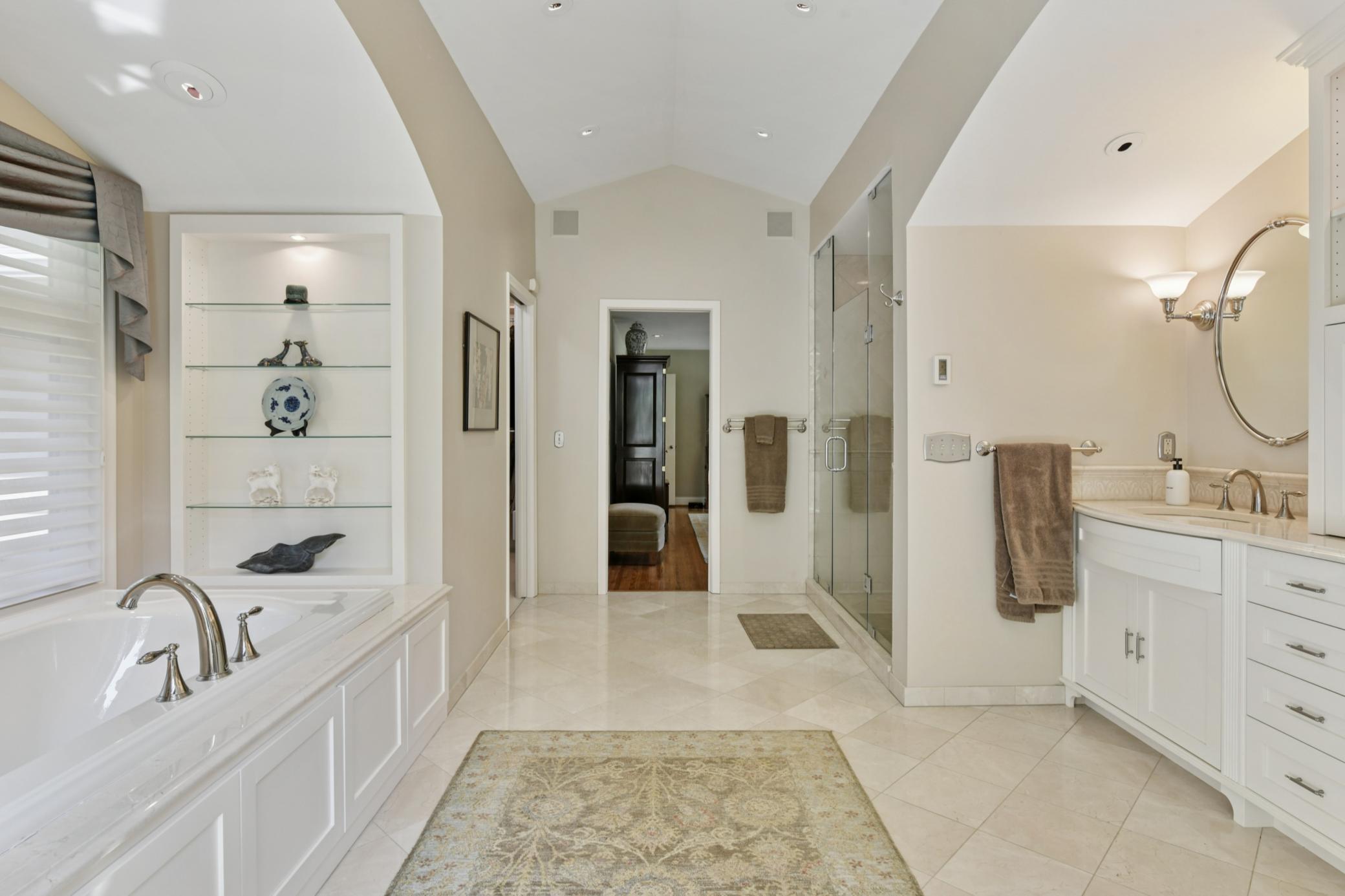 5517 Knoll Drive