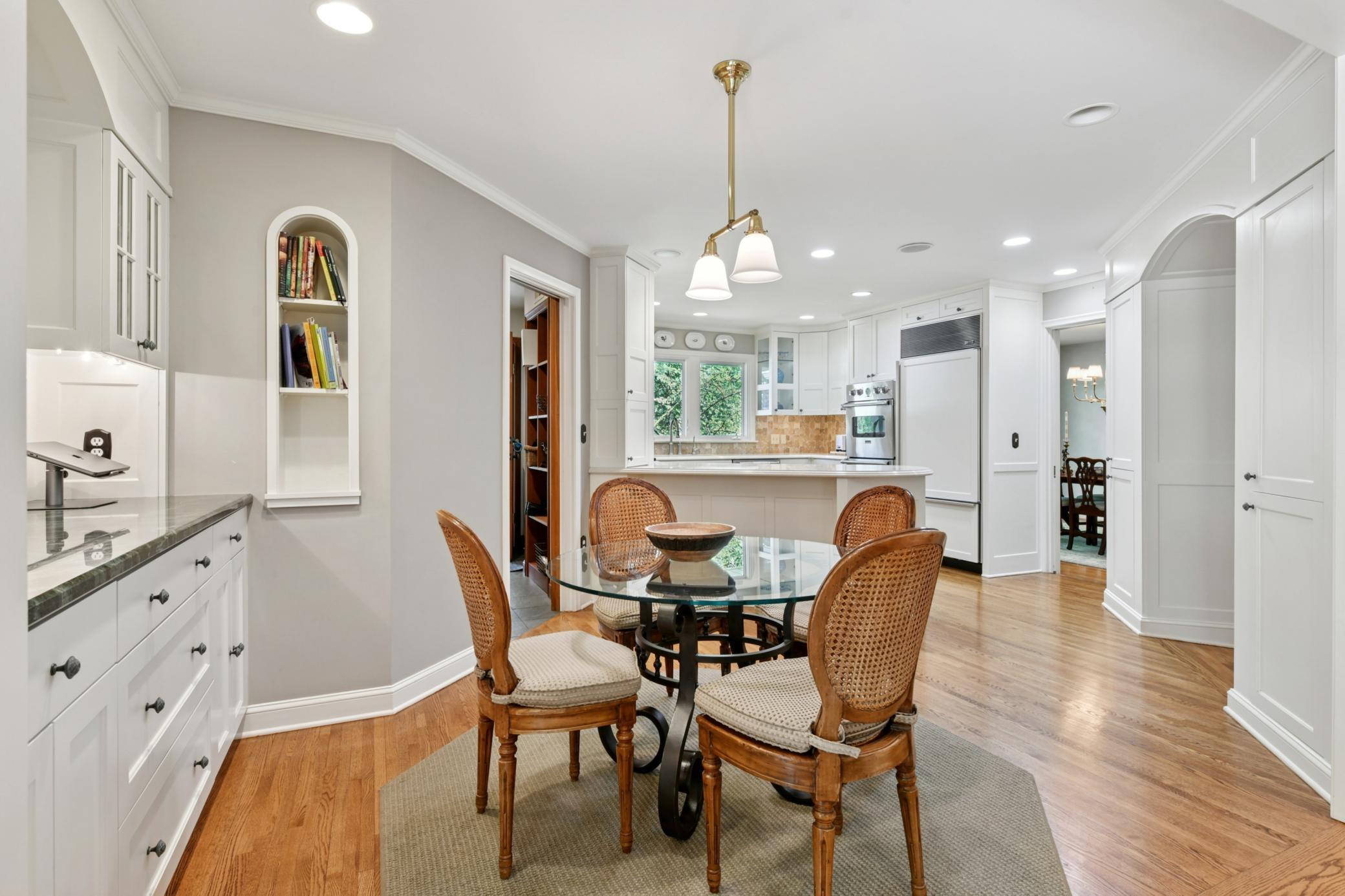 5517 Knoll Drive