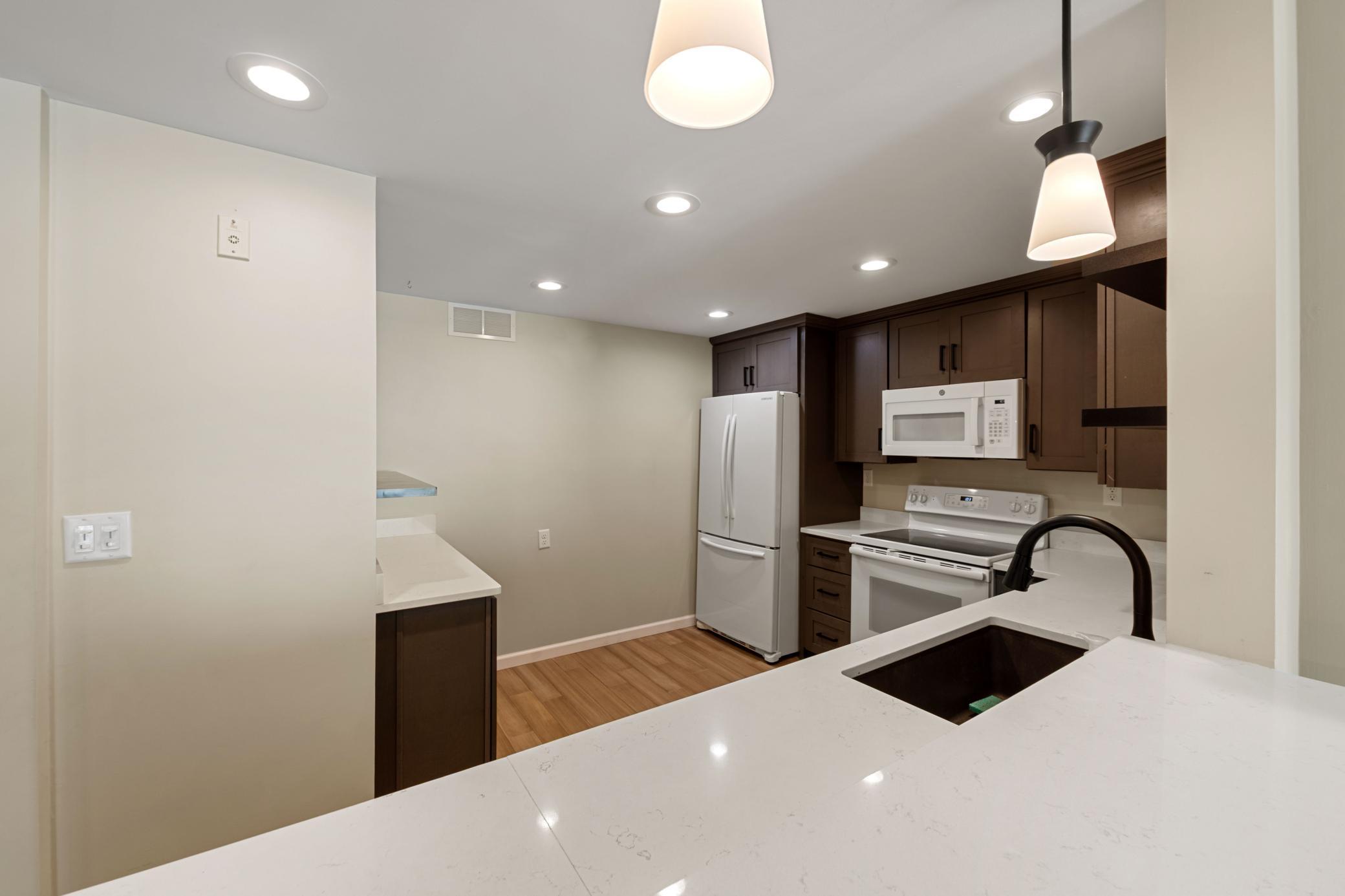 1077 Sibley Memorial Highway Unit: 508