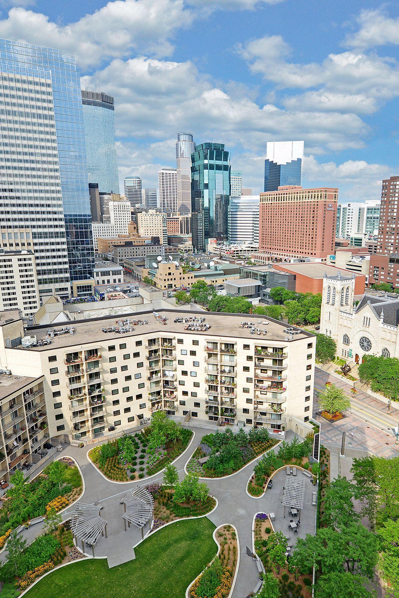 1225 Lasalle Avenue Unit: 2301