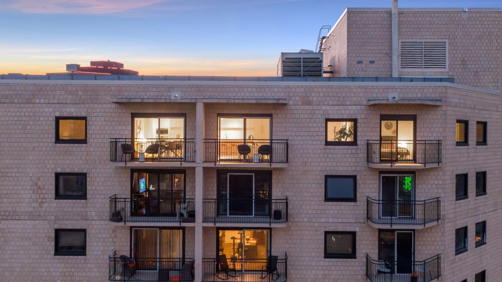 1225 Lasalle Avenue Unit: 2301